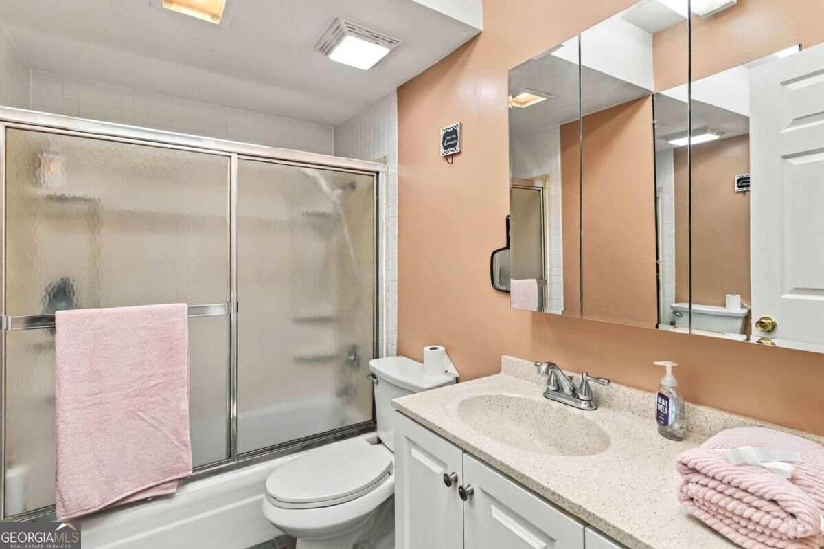 3099 Colonial Way # G Property Photo 6