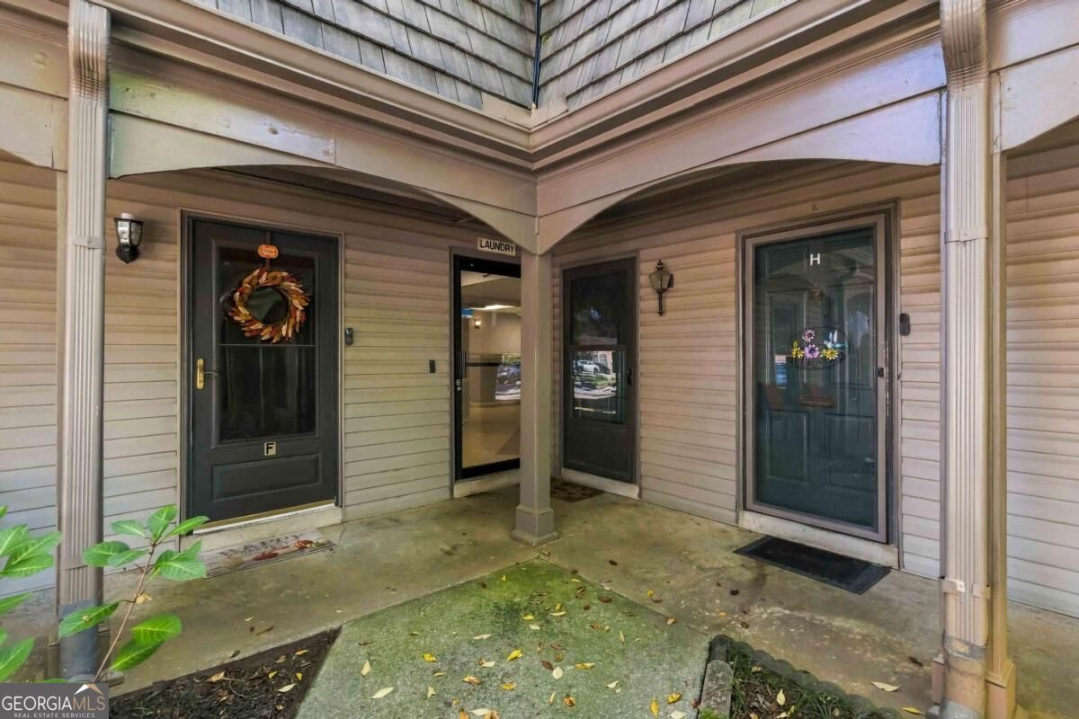 3099 Colonial Way # G Property Photo 8