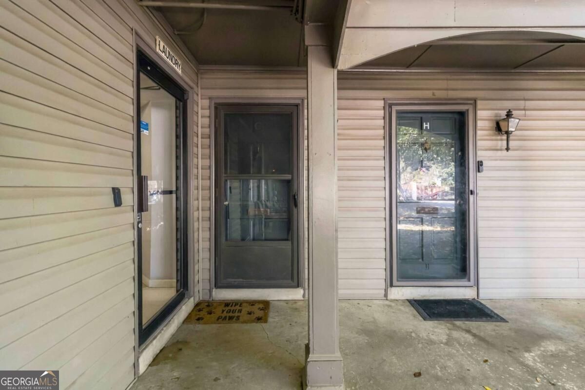 3099 Colonial Way # G Property Photo 9