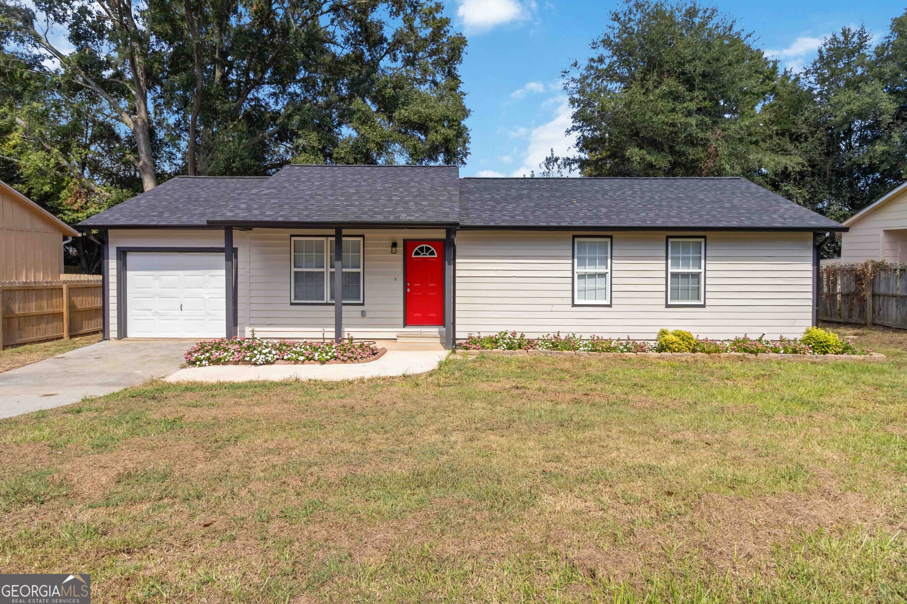 253 Deerfield Drive Property Photo 1