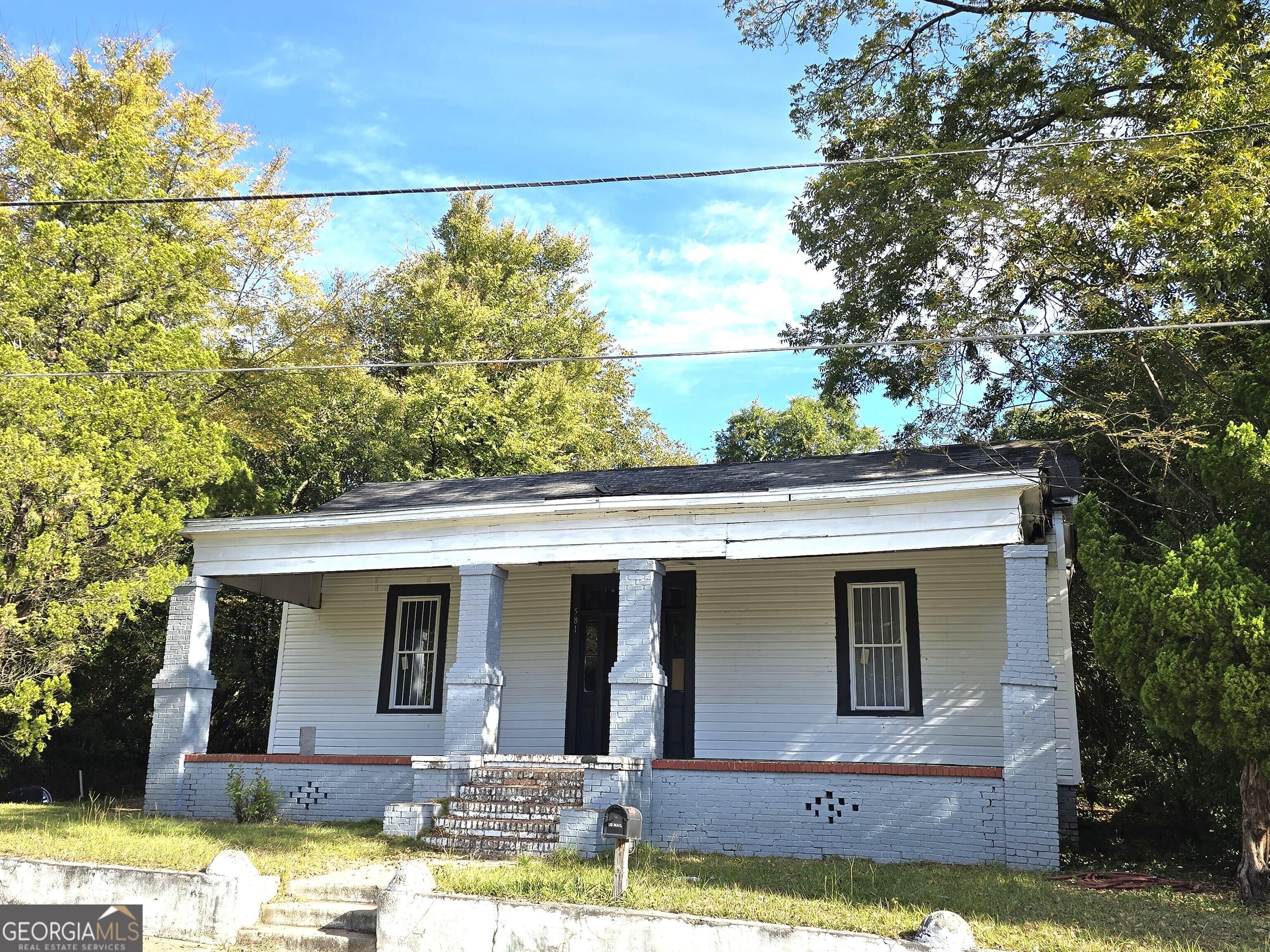581 Violet Avenue Property Photo 1