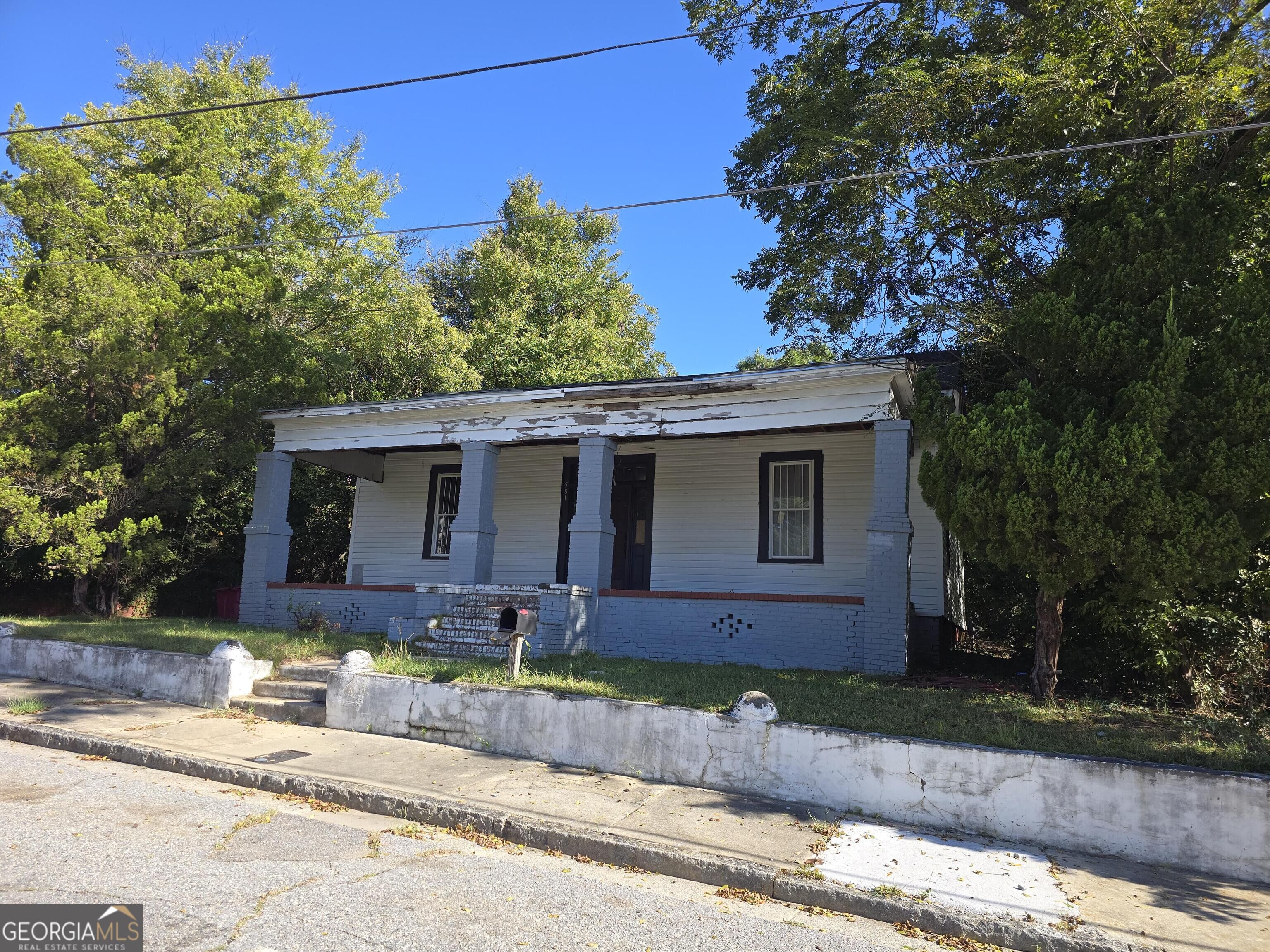 581 Violet Avenue Property Photo 2