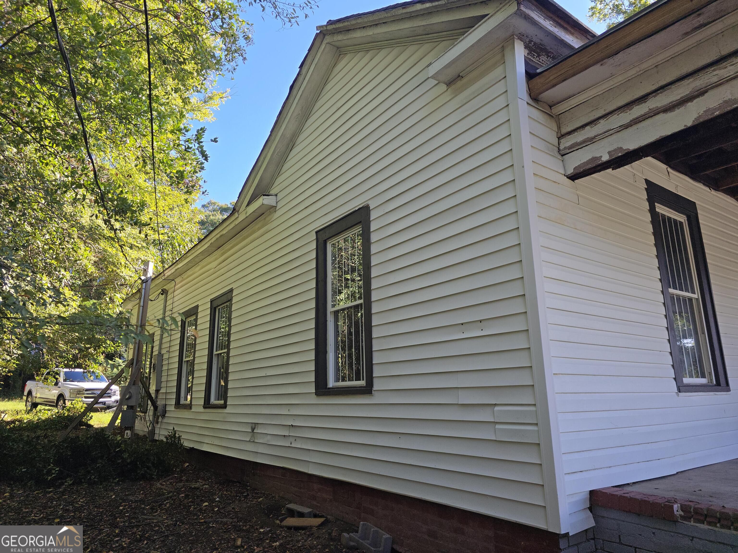 581 Violet Avenue Property Photo 3