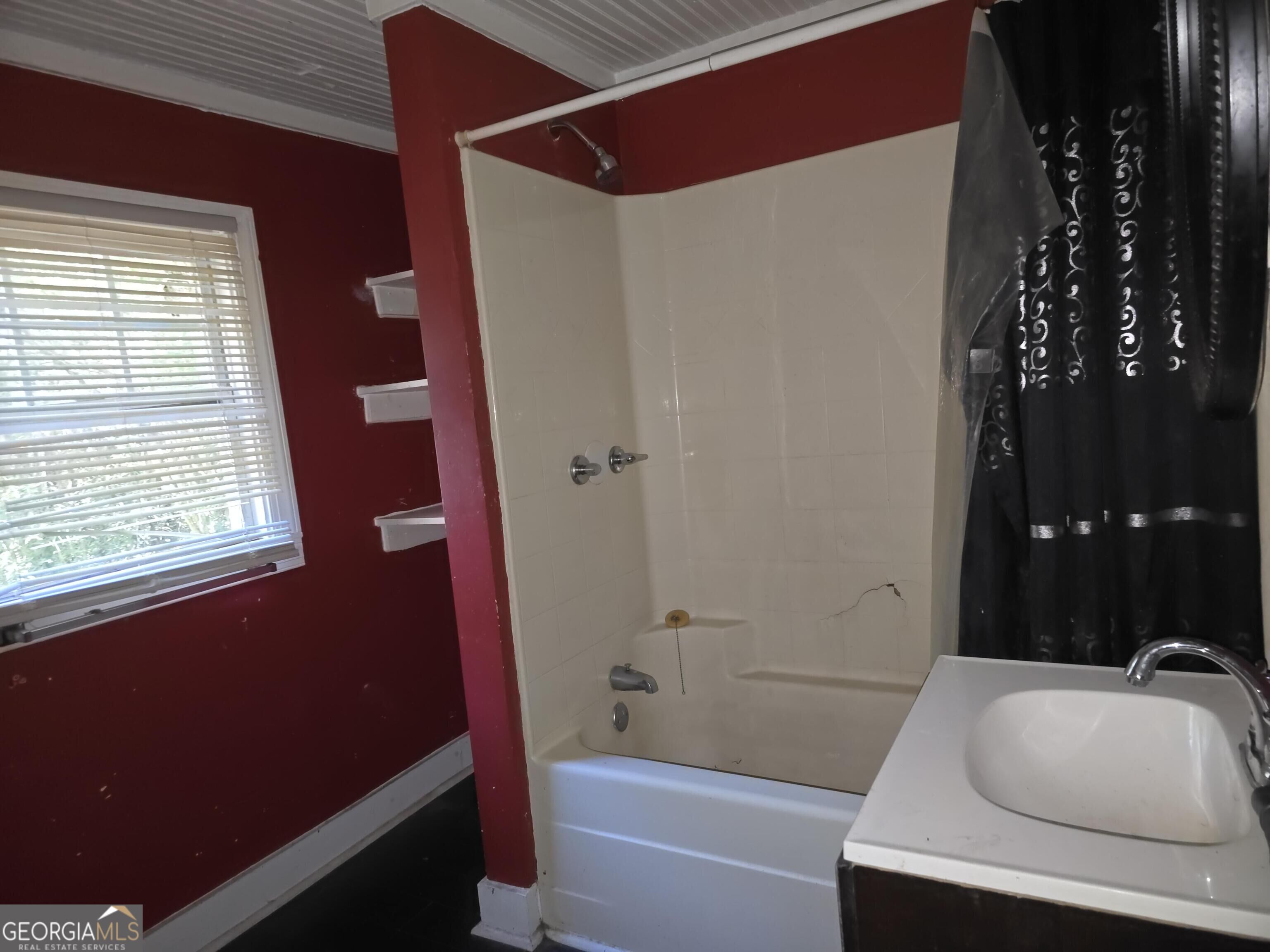 581 Violet Avenue Property Photo 8