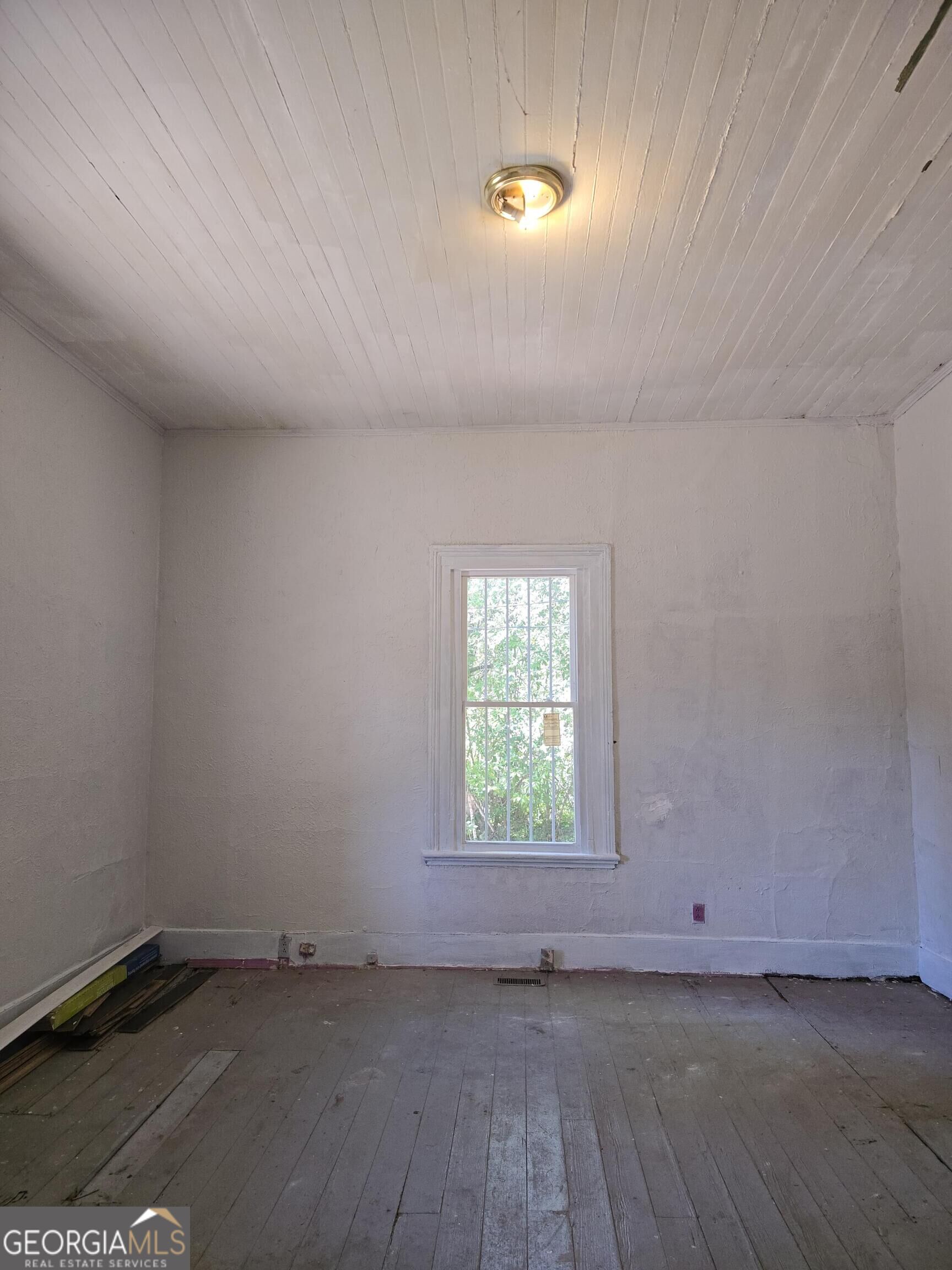 581 Violet Avenue Property Photo 14