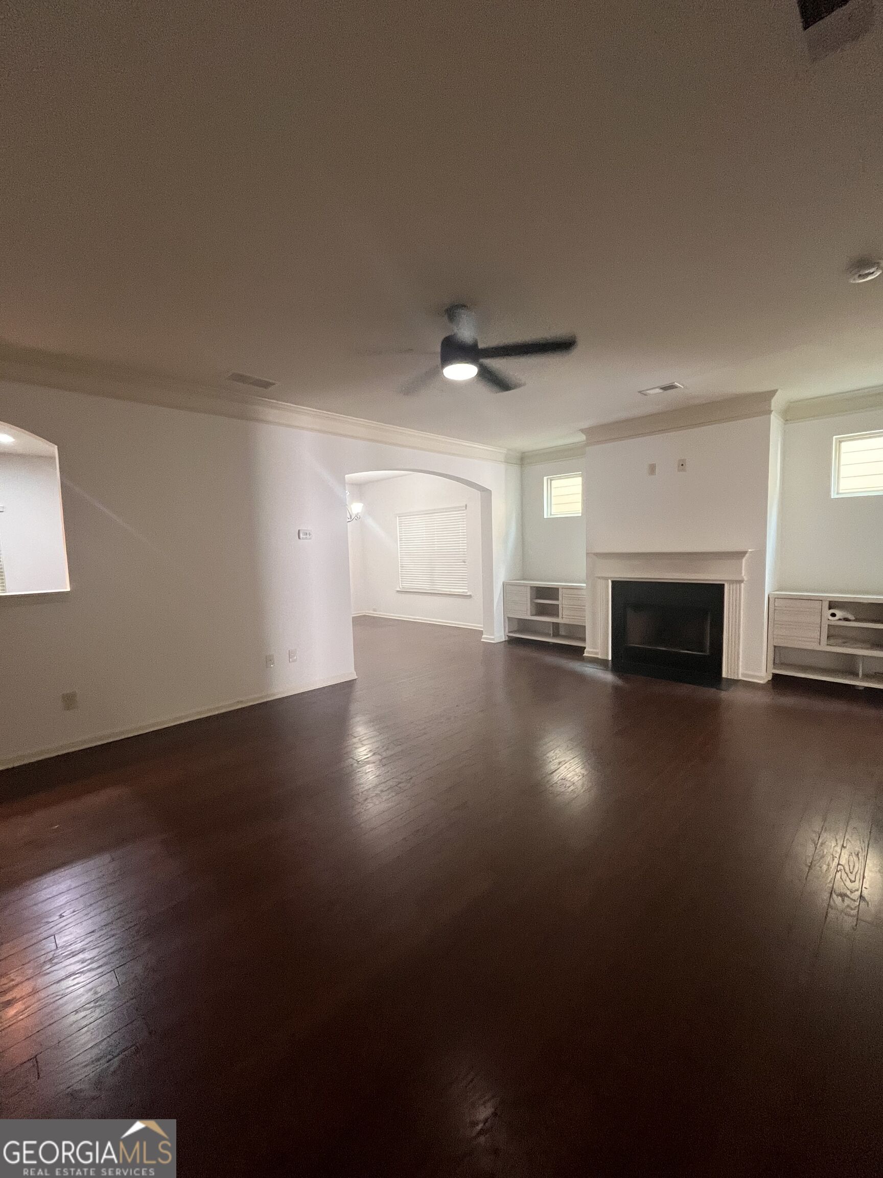 425 Village View Property Photo 6
