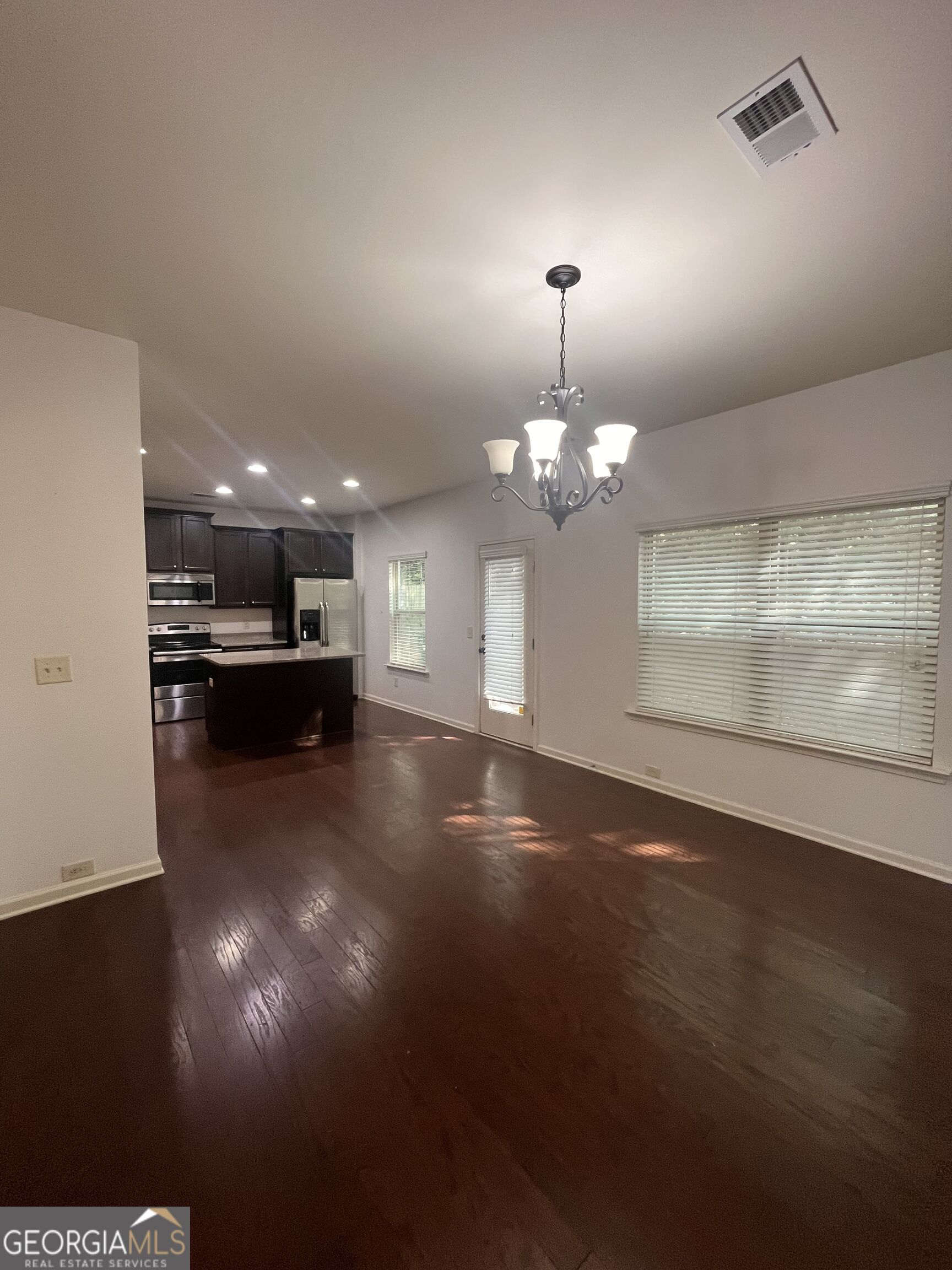 425 Village View Property Photo 14