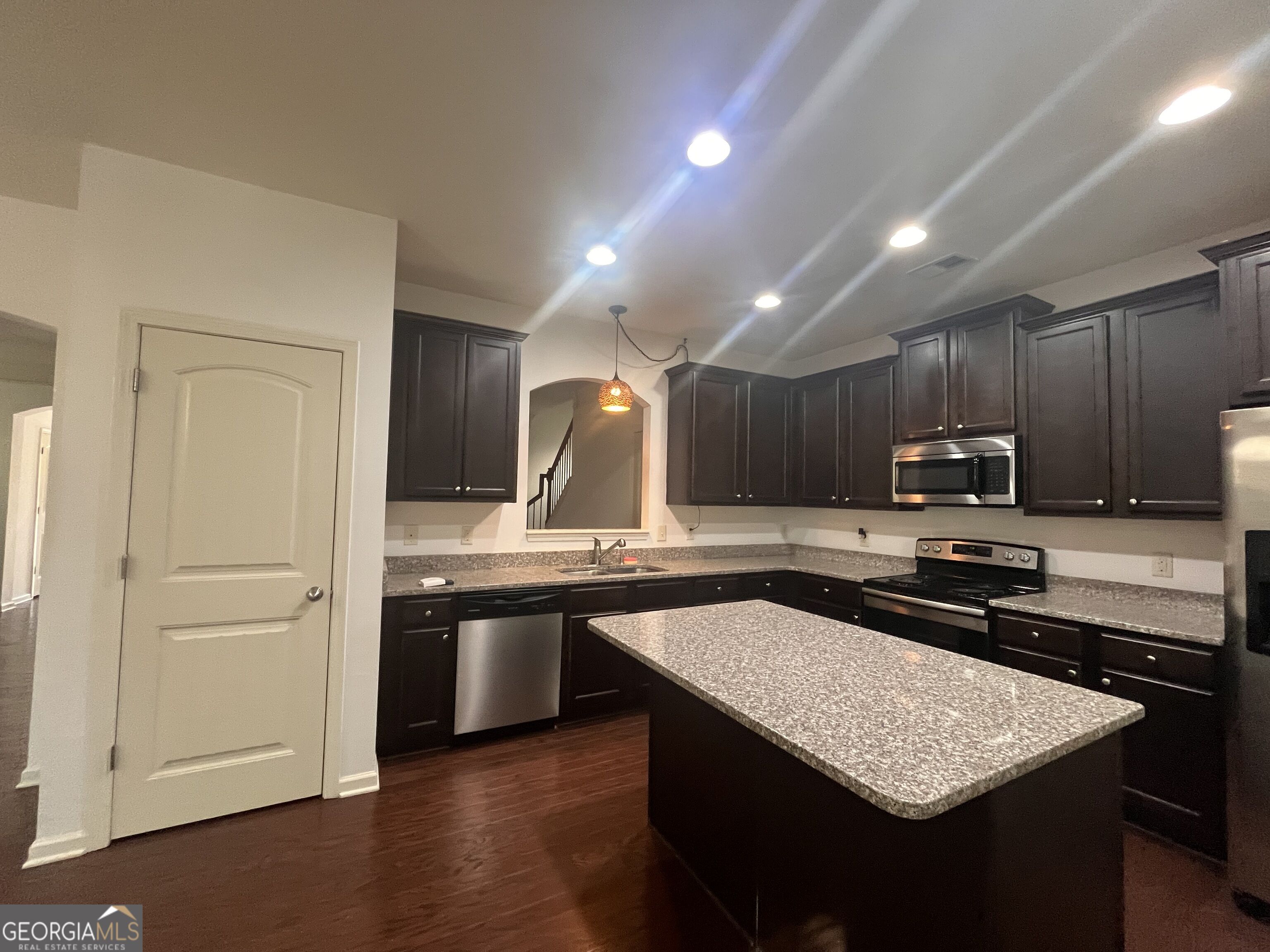 425 Village View Property Photo 16