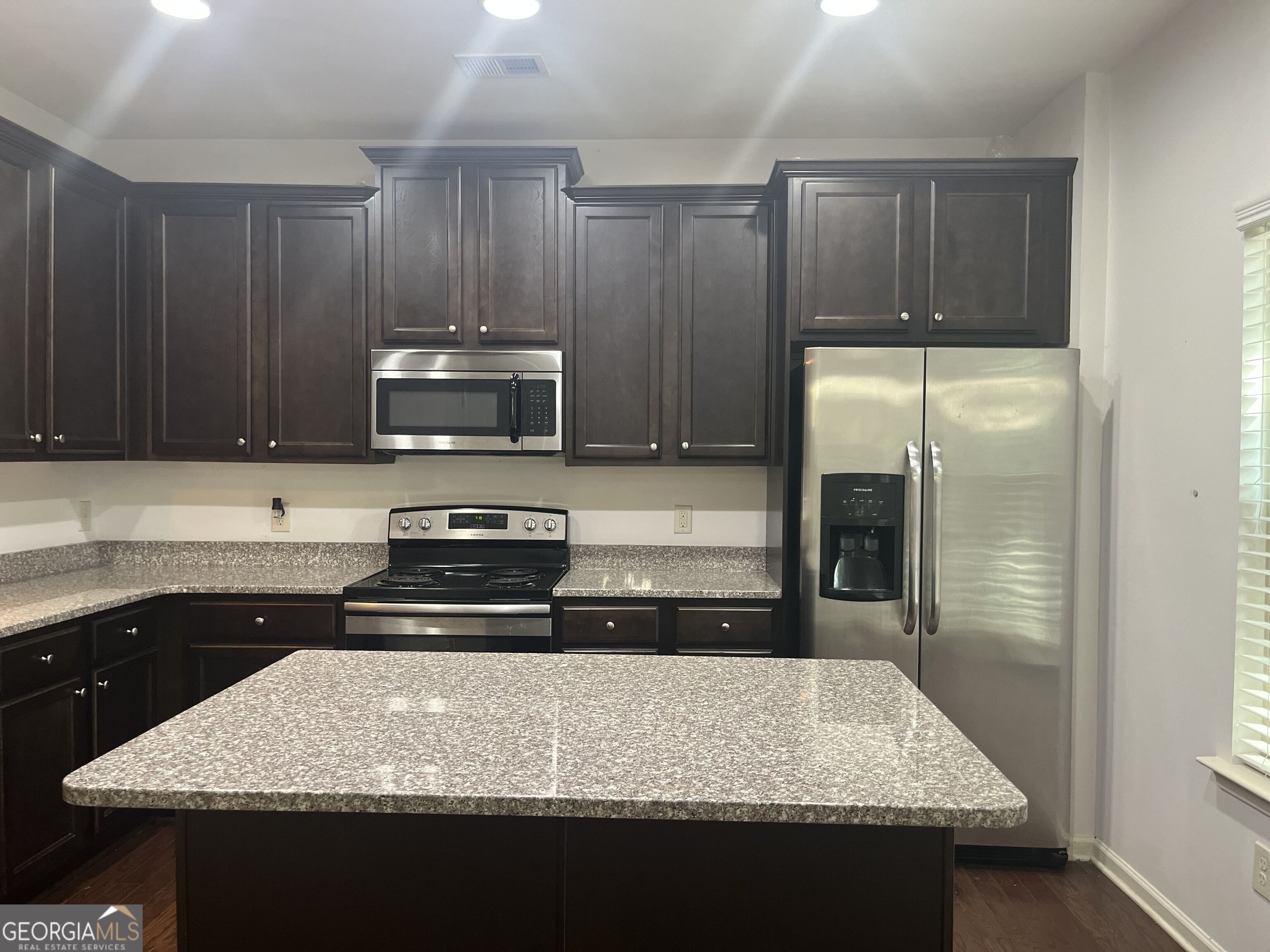 425 Village View Property Photo 17