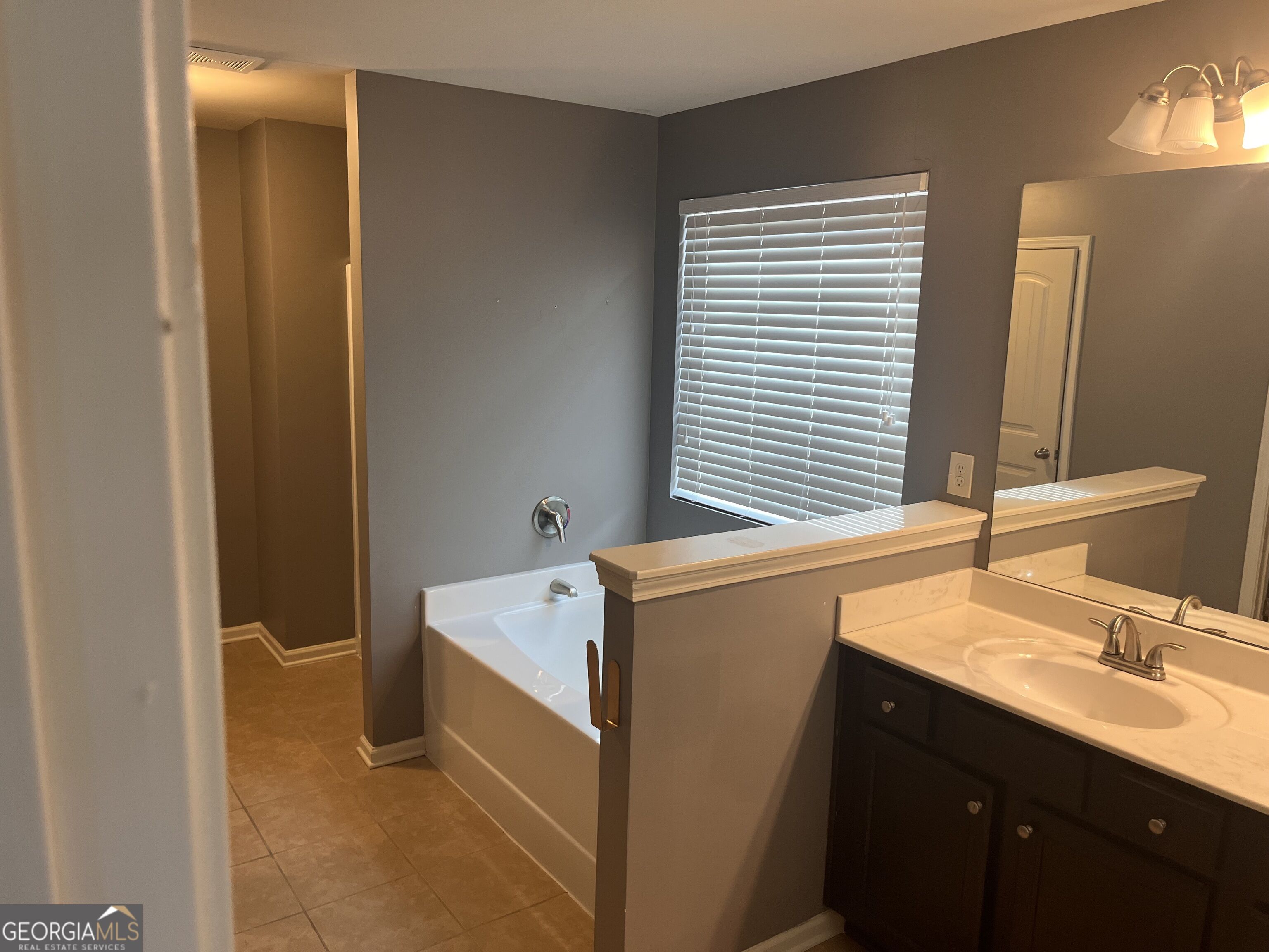 425 Village View Property Photo 31