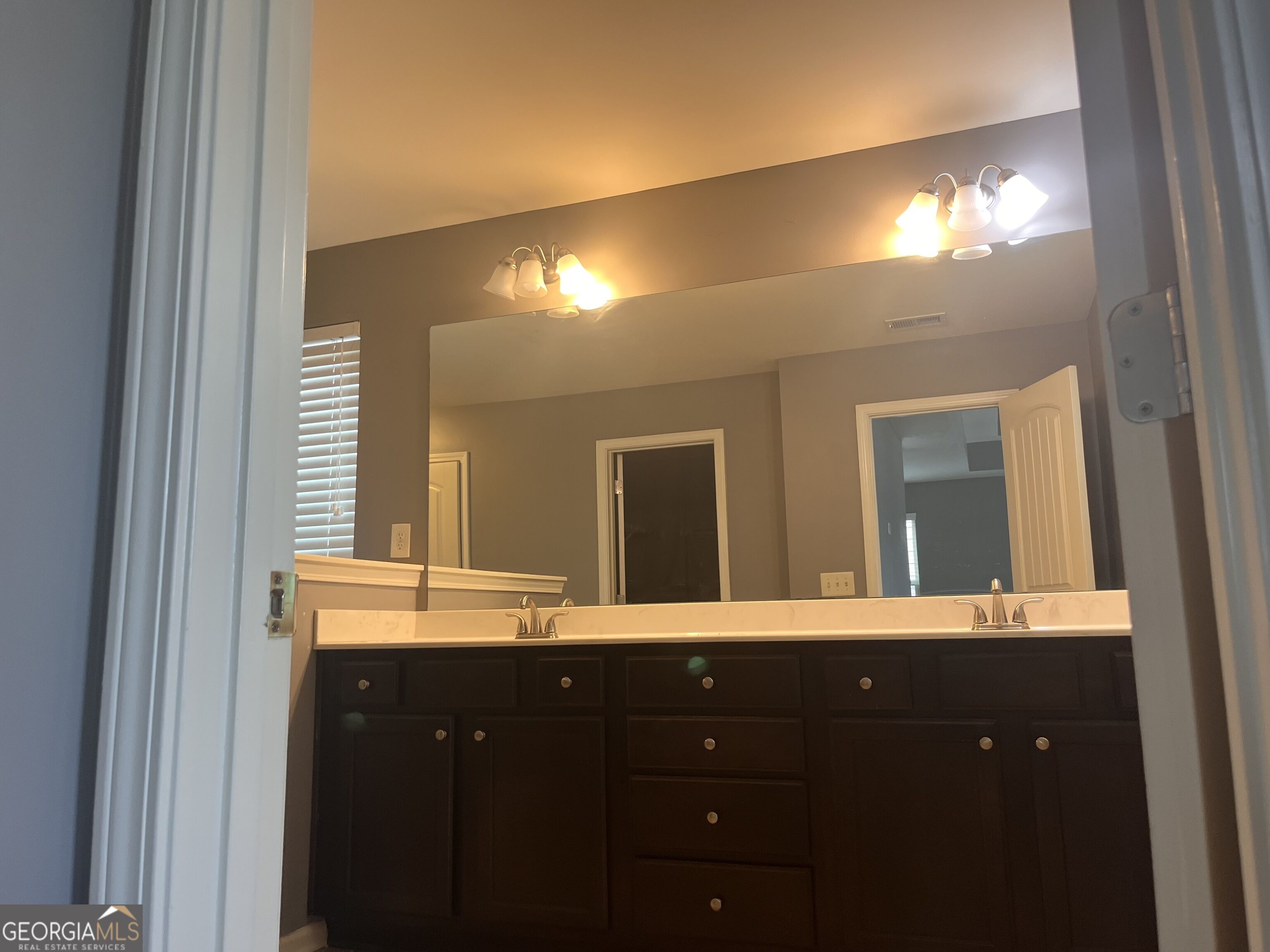 425 Village View Property Photo 32
