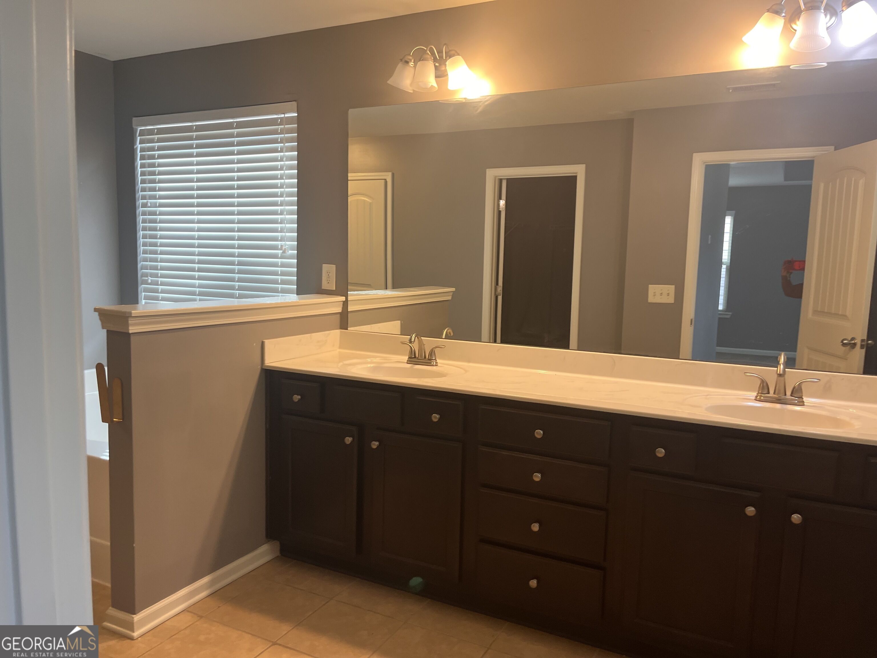 425 Village View Property Photo 33