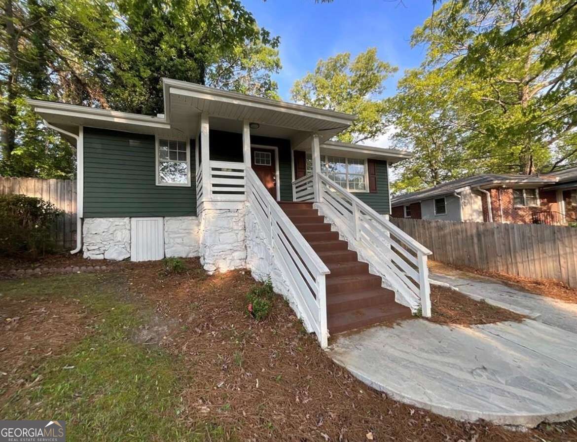 136 Victor Circle NW Property Photo 1