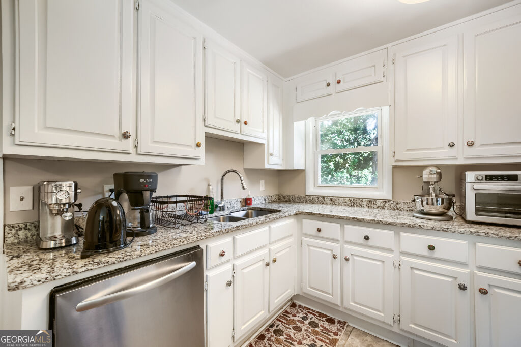 839 Verdi Way Property Photo 11
