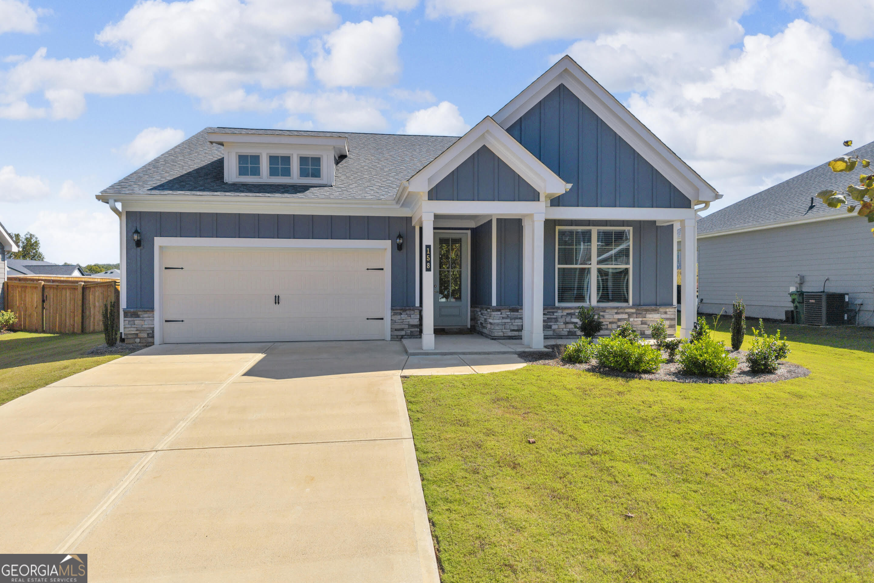 158 Applewood Way Property Photo 1