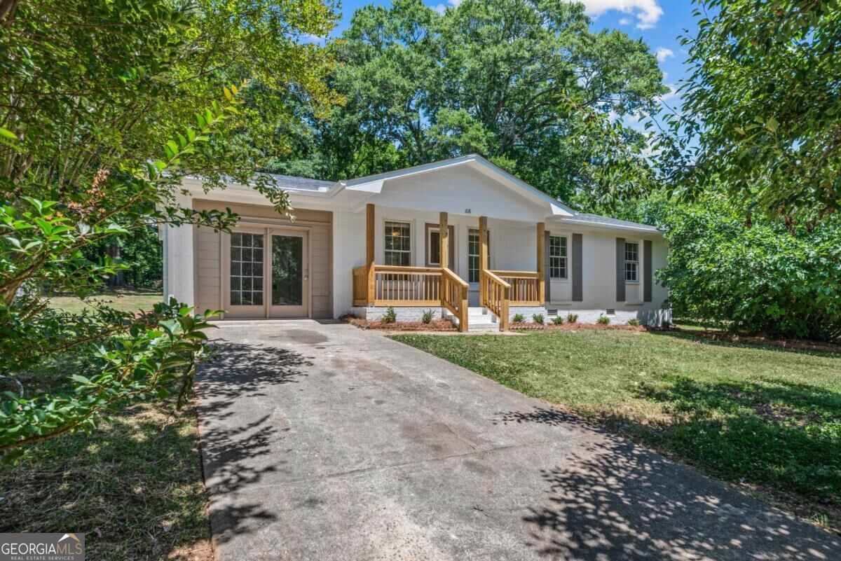 108 Winter Hill Drive Property Photo 1