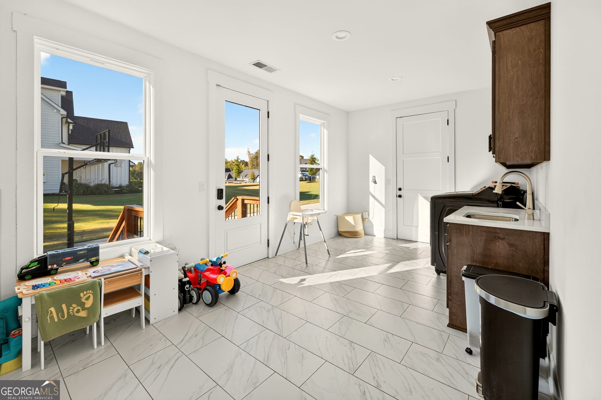 200 Cicely Way Property Photo 35