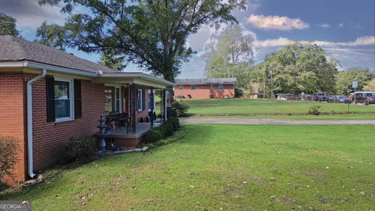304 Mobley Street Property Photo 2