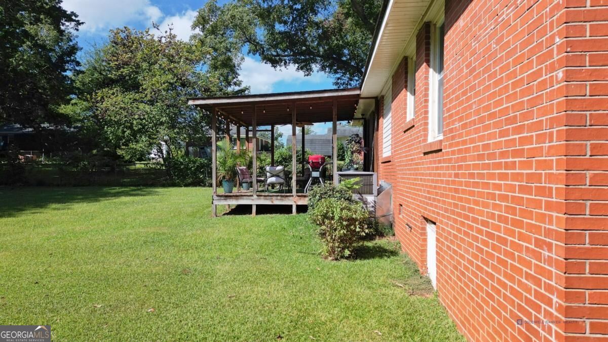 304 Mobley Street Property Photo 7
