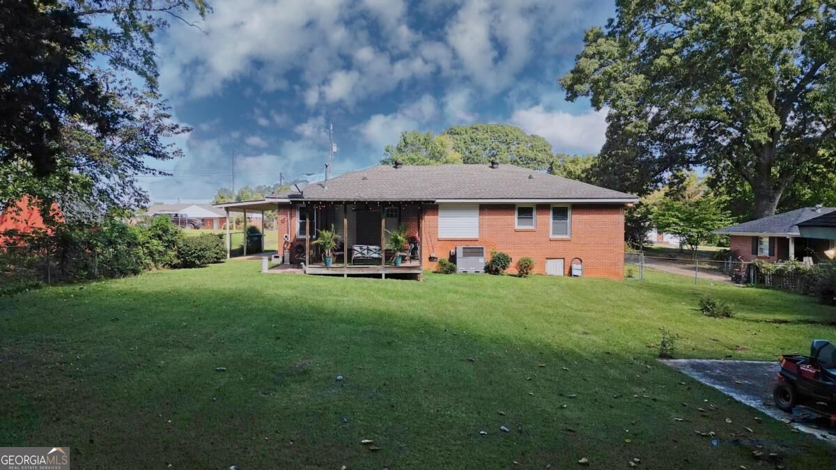 304 Mobley Street Property Photo 8