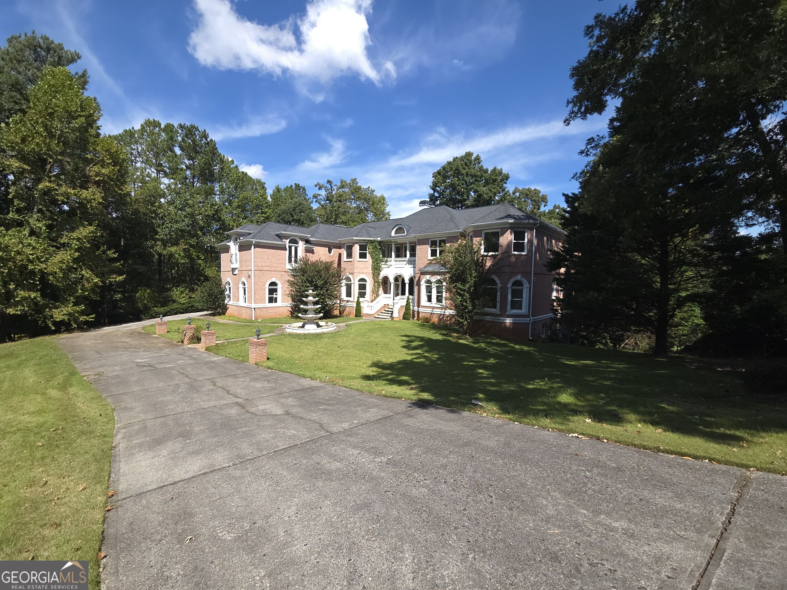 10 Club Court Property Photo 2