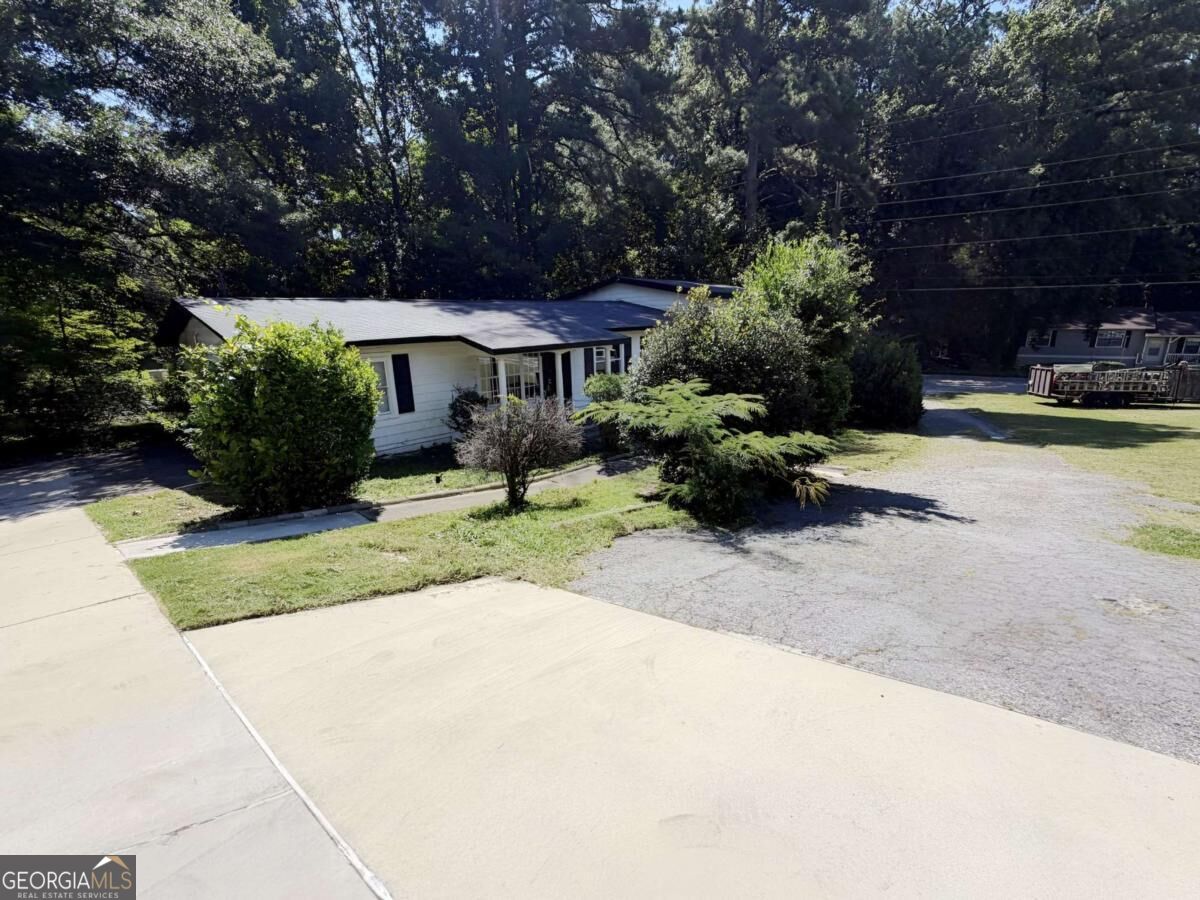 970 Allgood Road Property Photo 2