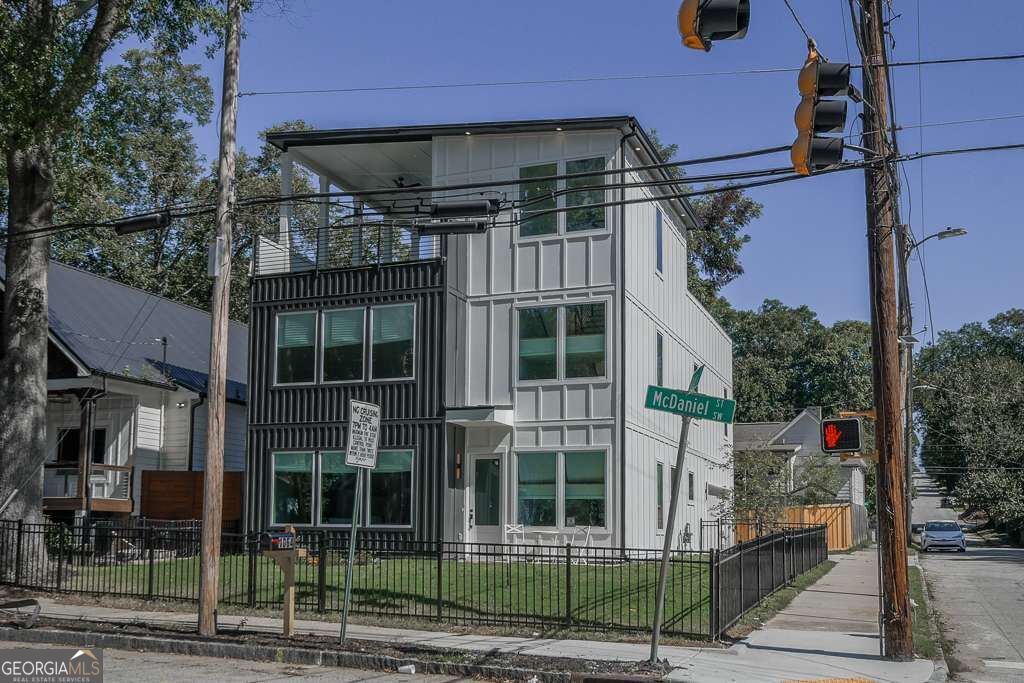 1064 Mcdaniel Street Sw Property Photo 1