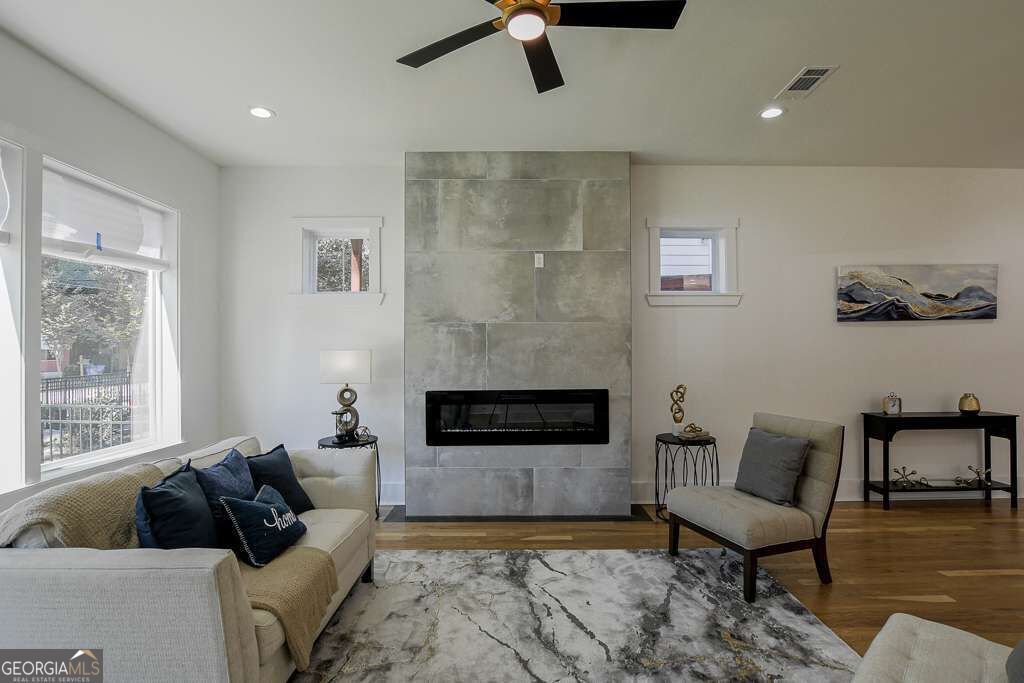 1064 Mcdaniel Street Sw Property Photo 5