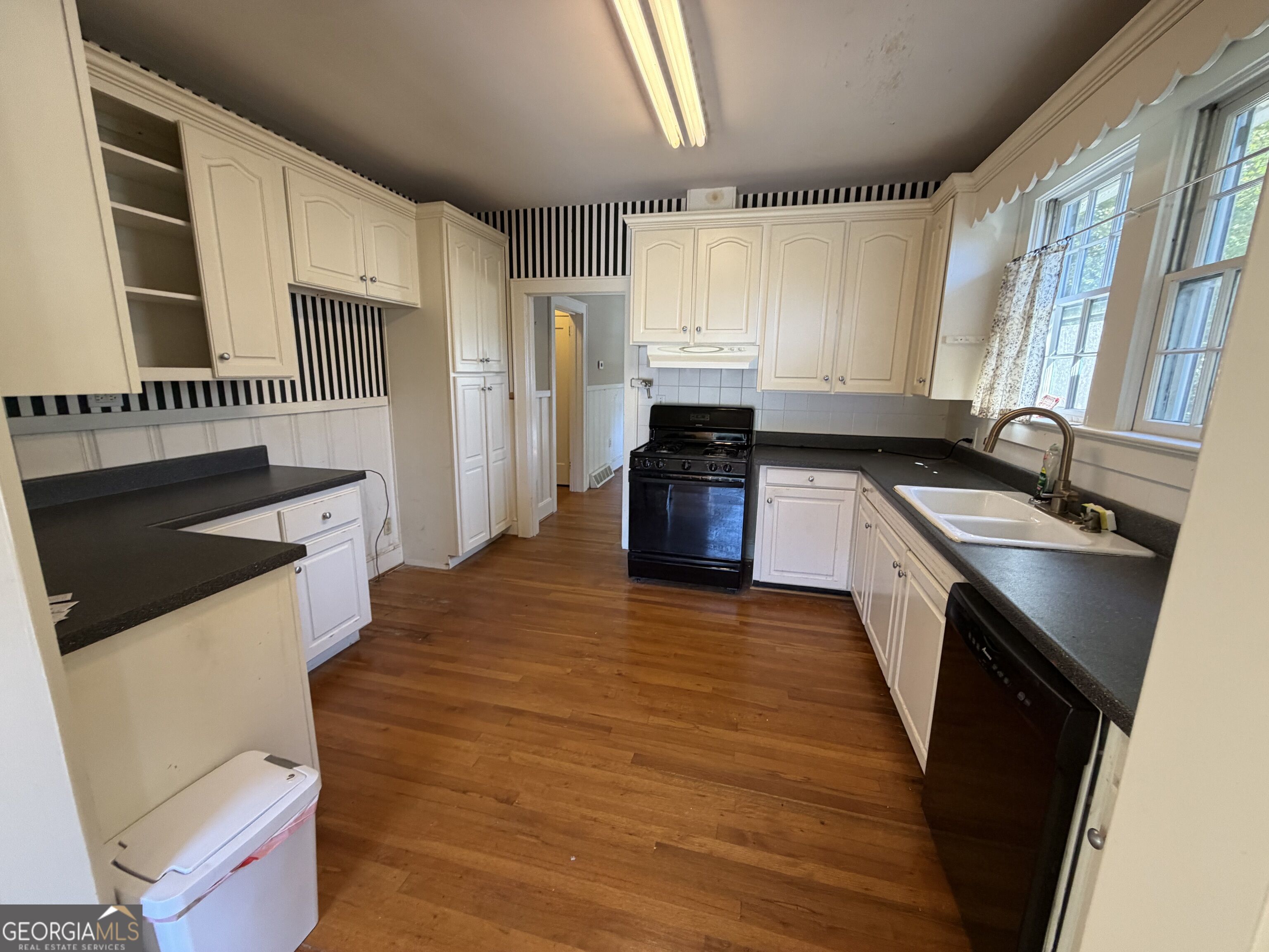 508 Charlton Street Nw Property Photo 9