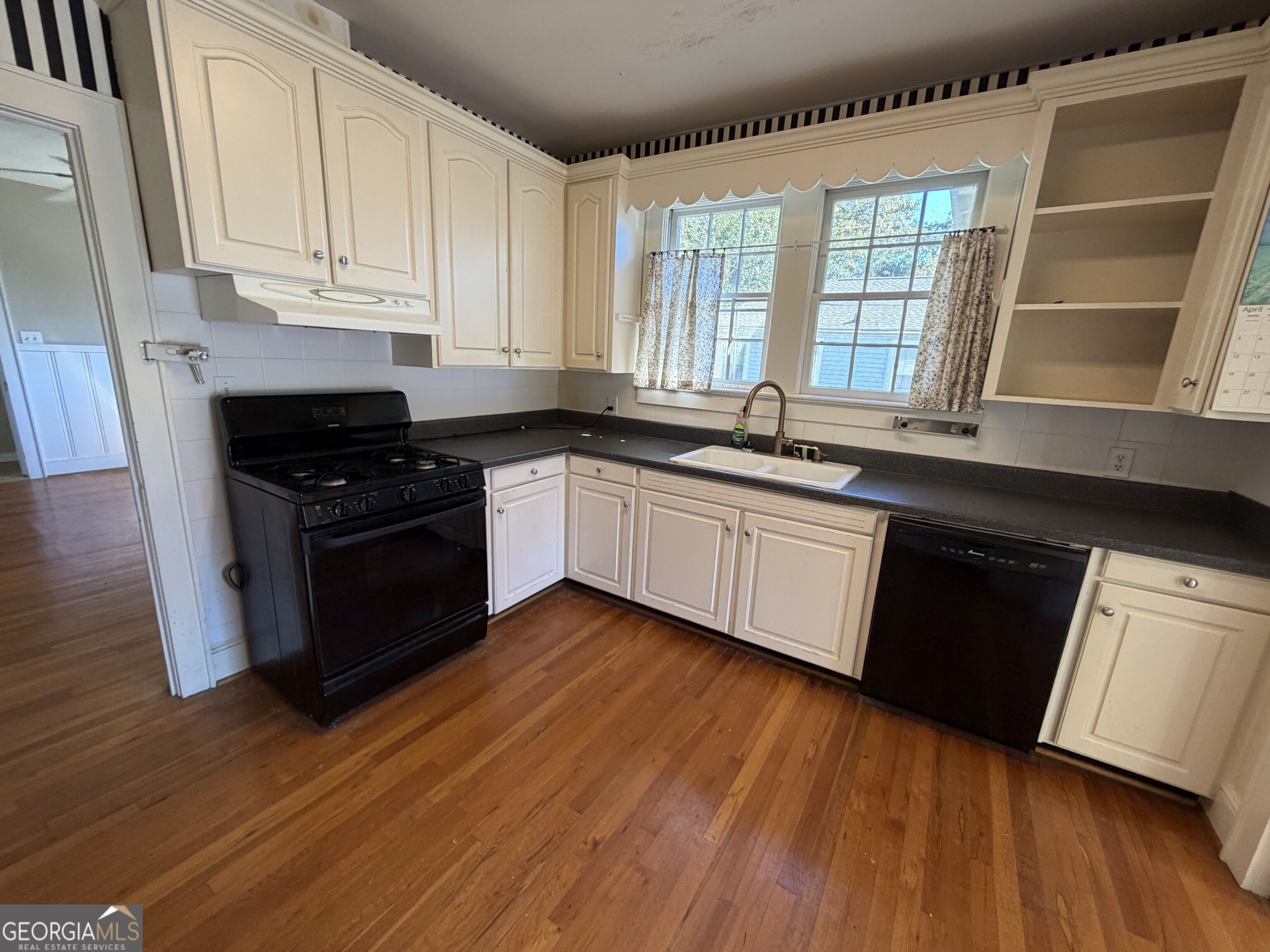 508 Charlton Street Nw Property Photo 10