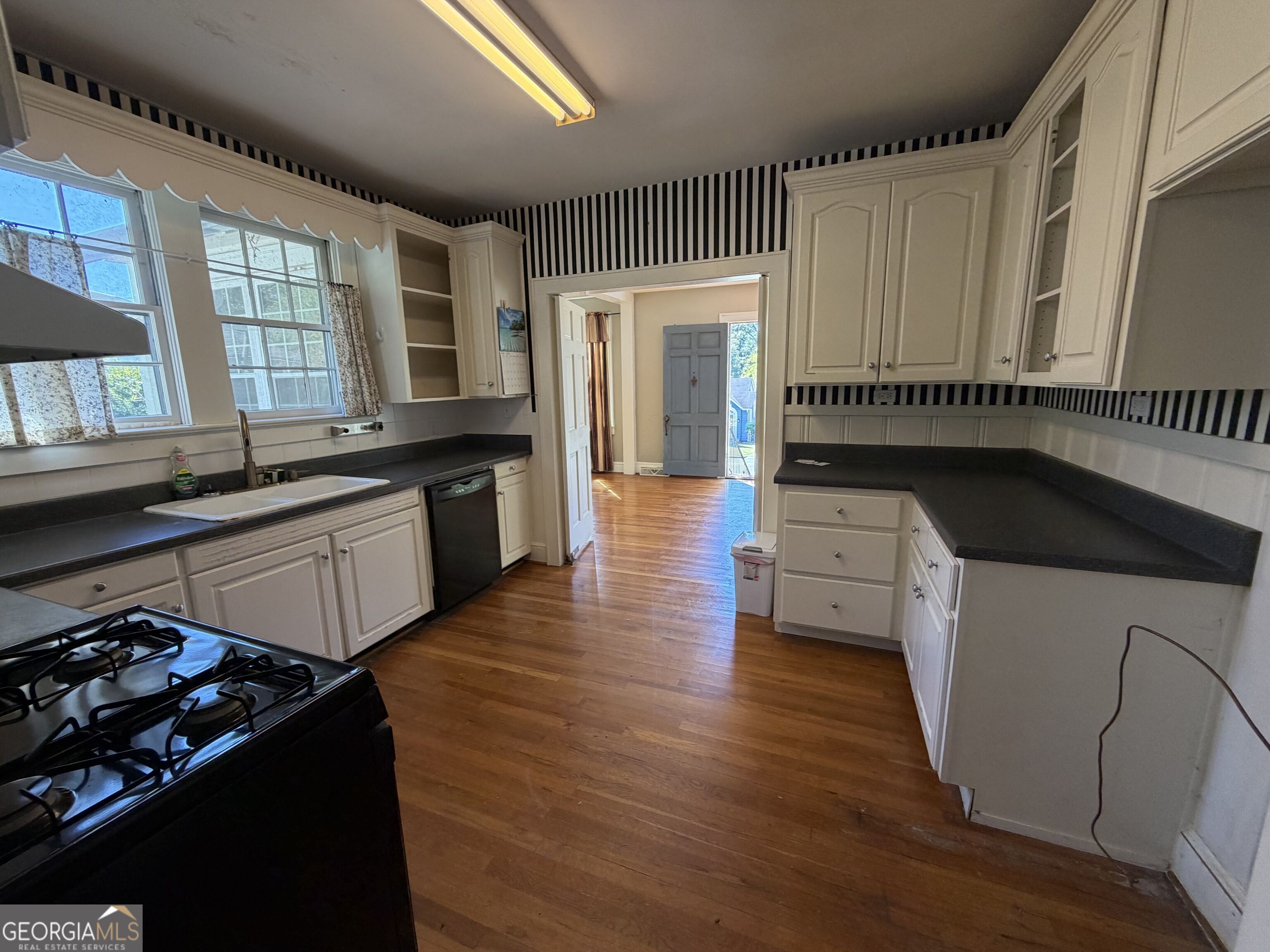 508 Charlton Street Nw Property Photo 11