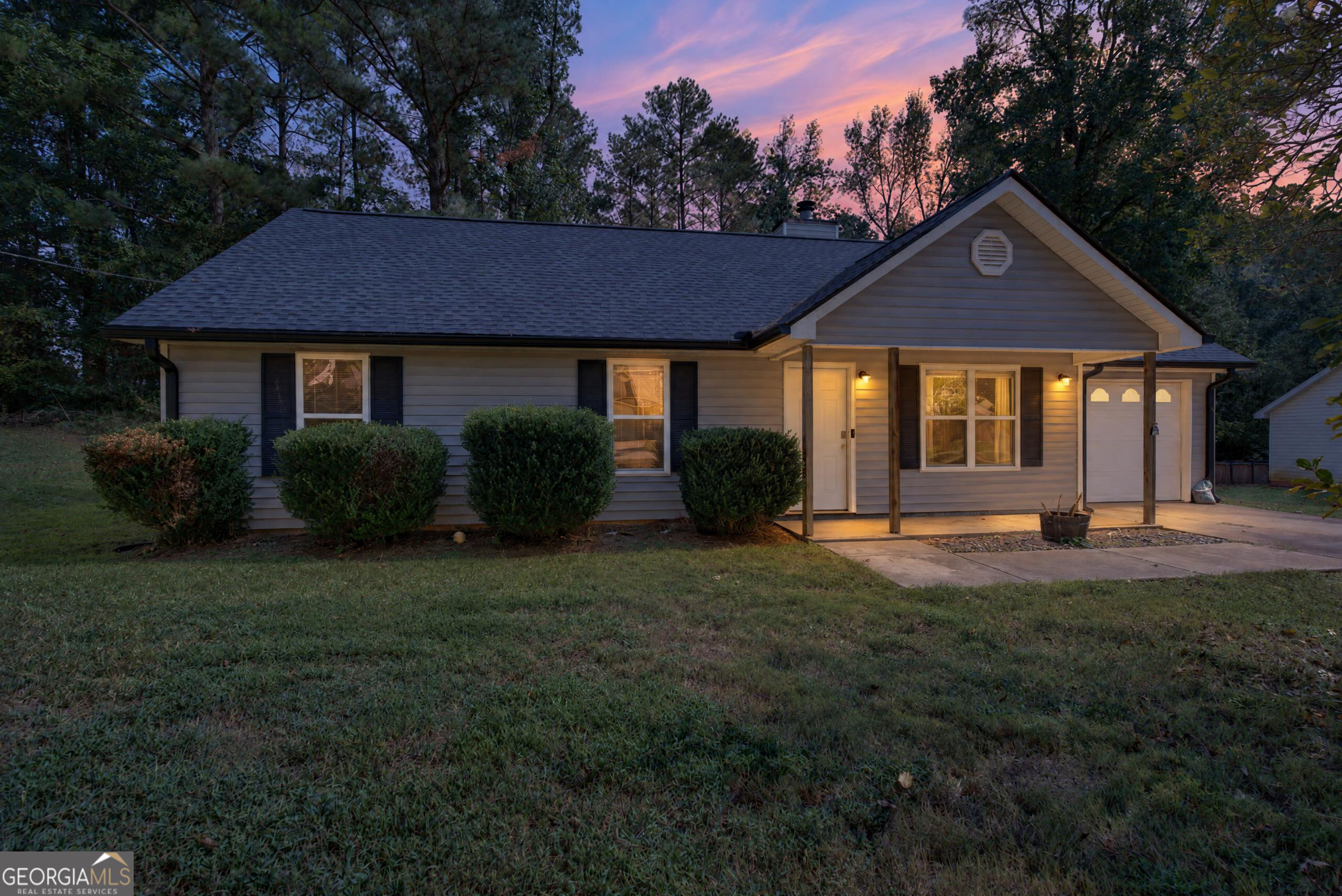 112 Starlake Drive Property Photo 2
