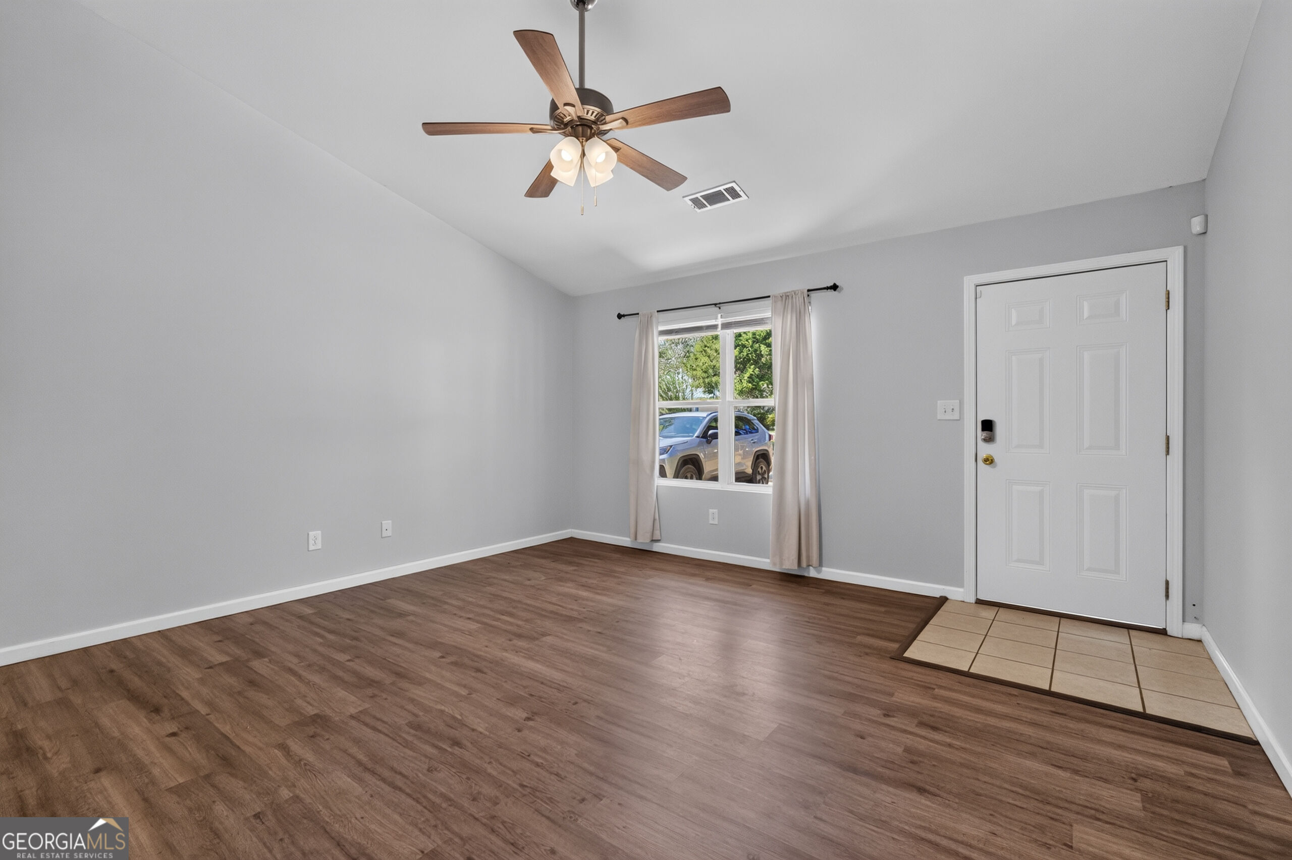 112 Starlake Drive Property Photo 9