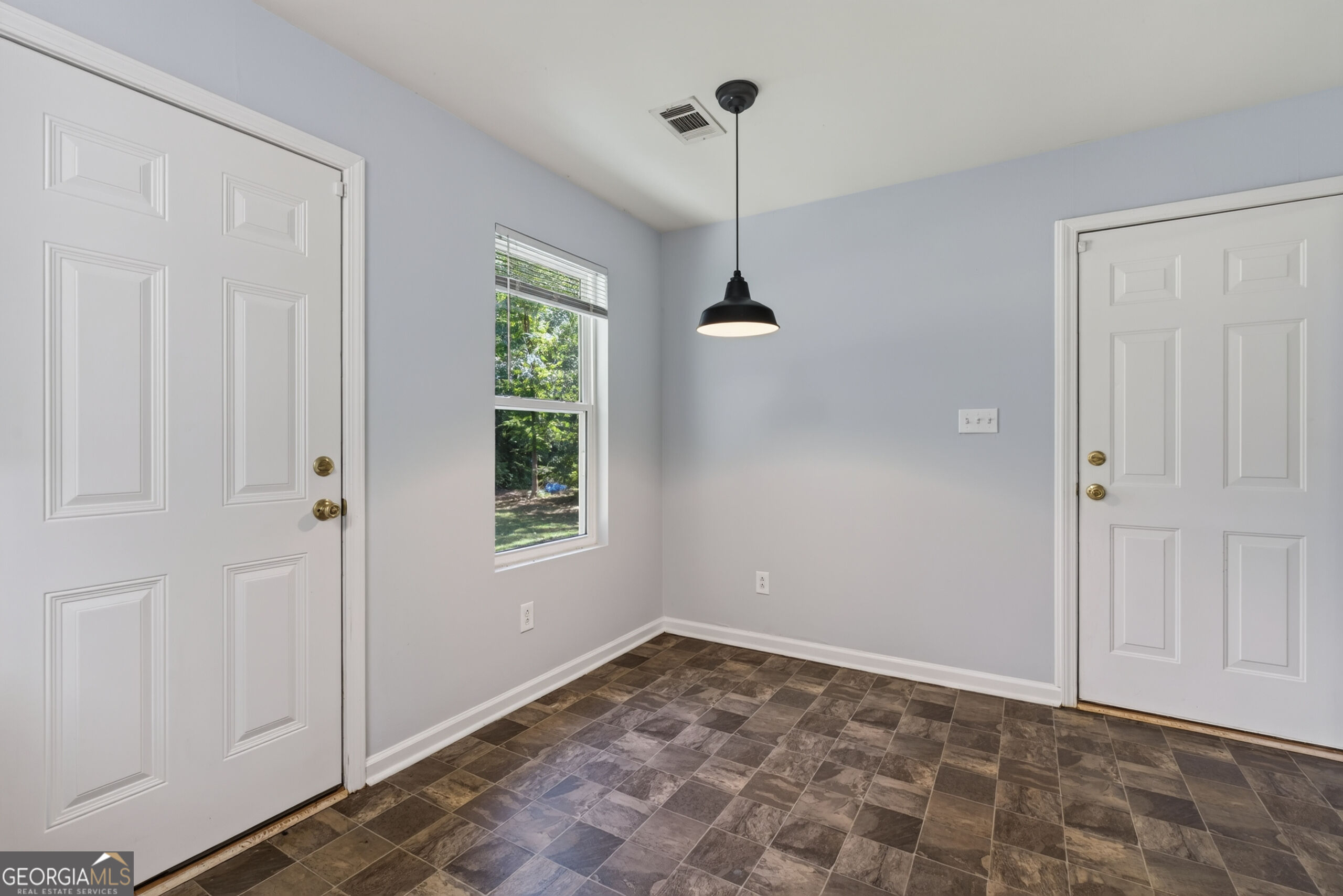 112 Starlake Drive Property Photo 14