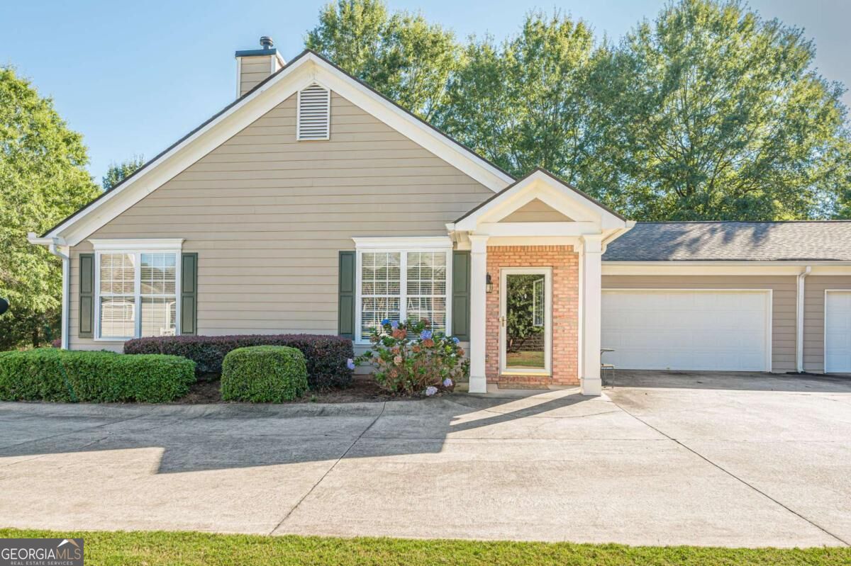 35 Camry Circle Property Photo 1