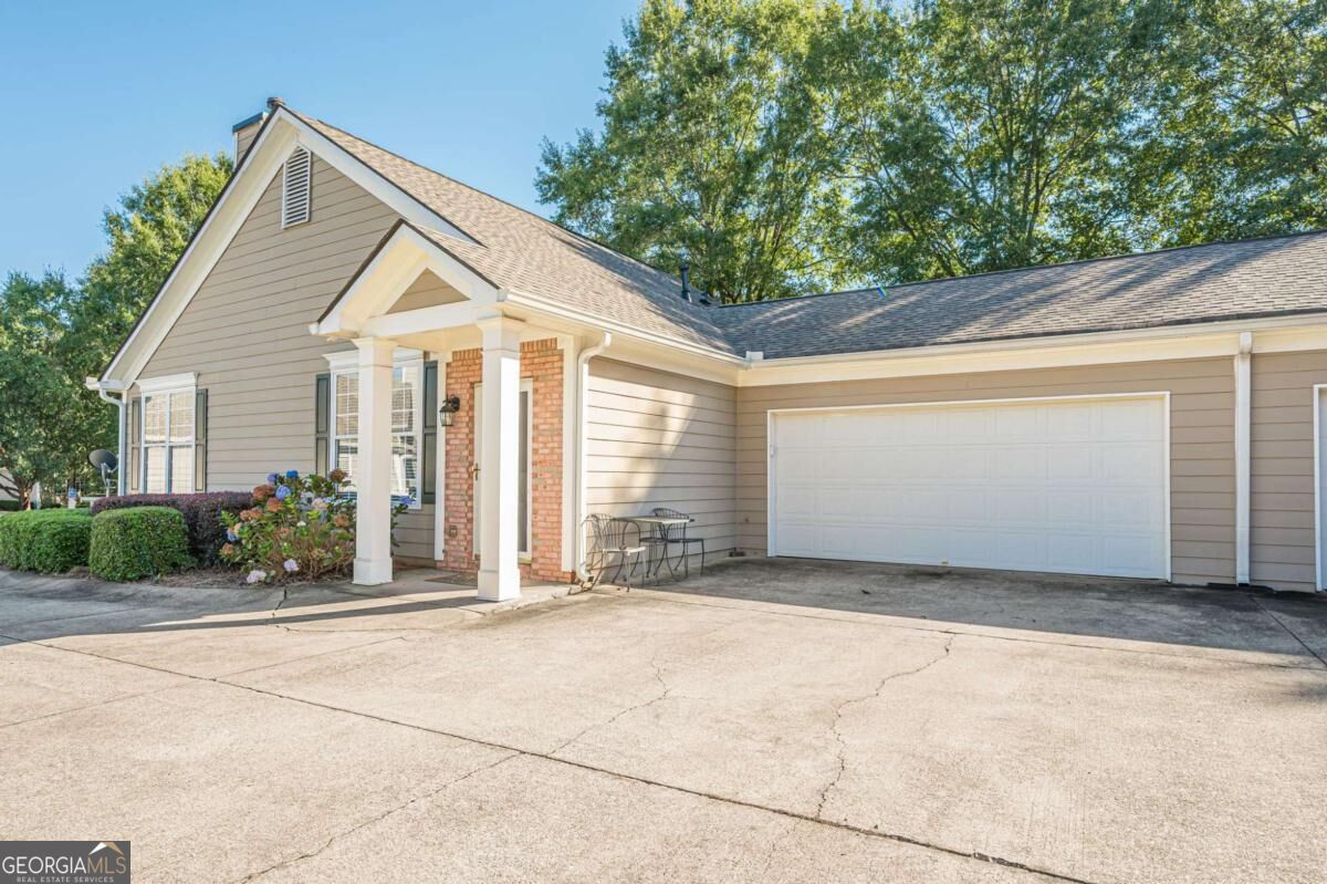 35 Camry Circle Property Photo 2