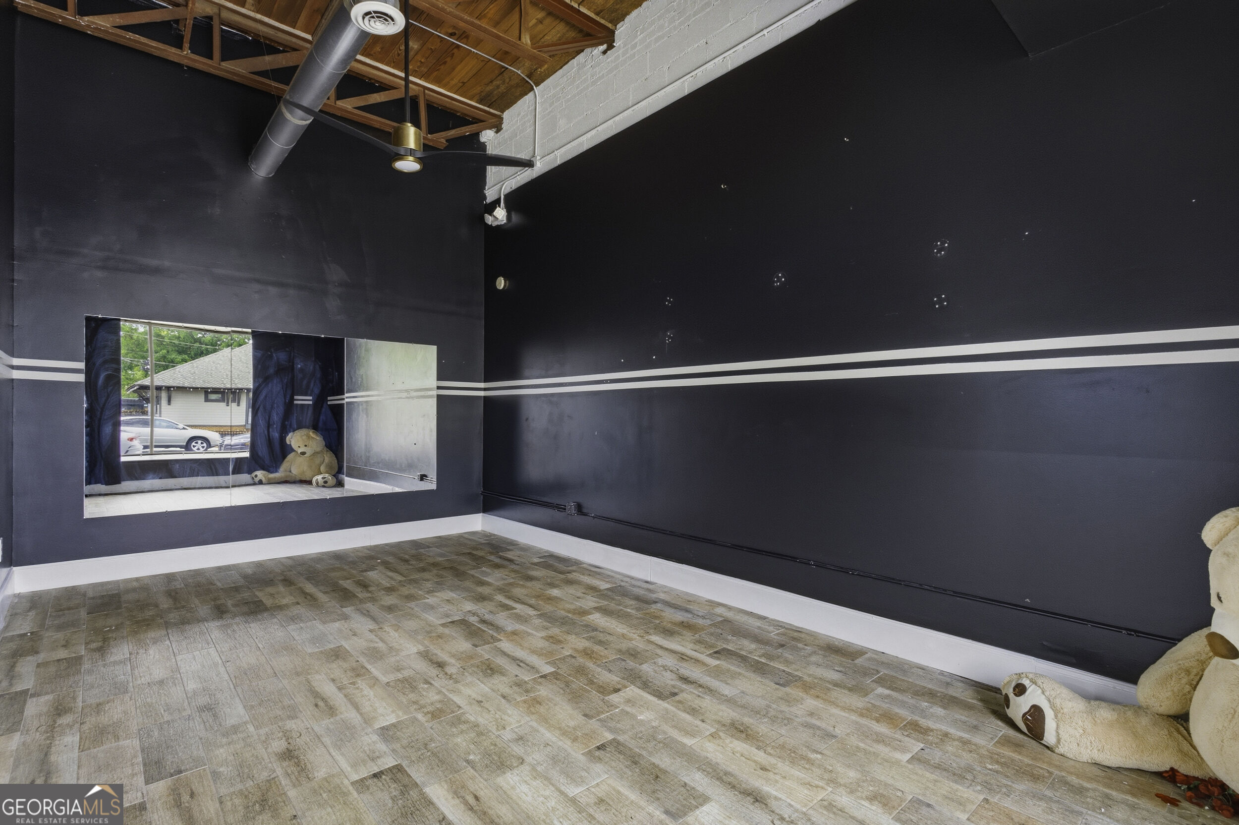 631 N Central Avenue Property Photo 14