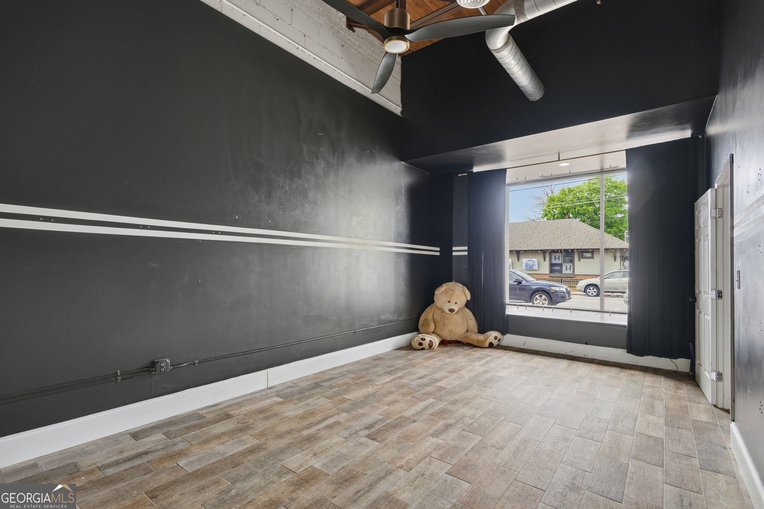631 N Central Avenue Property Photo 15