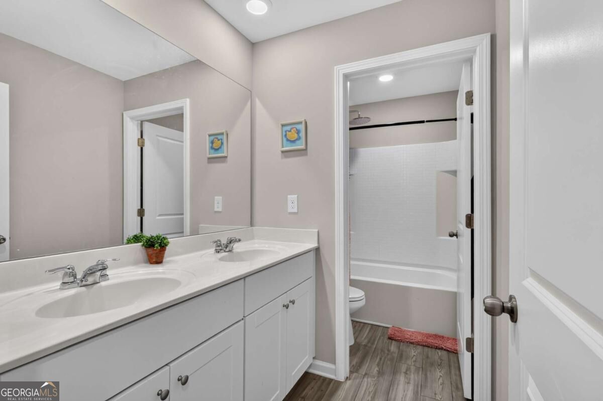 4617 Waxwing Street Property Photo 24