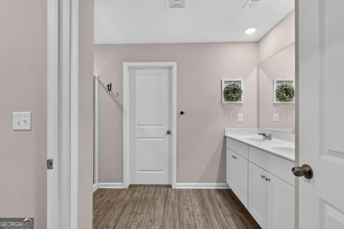 4617 Waxwing Street Property Photo 32