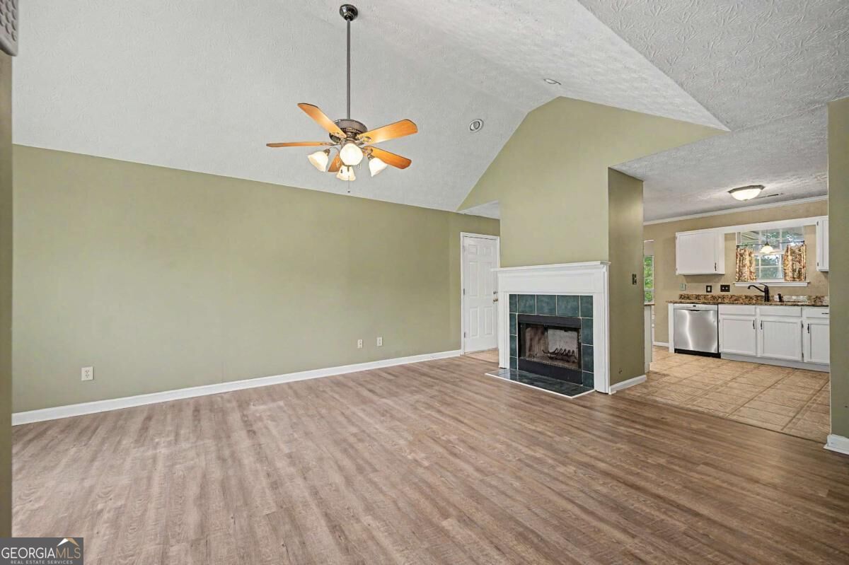 204 Spring Circle Property Photo 4