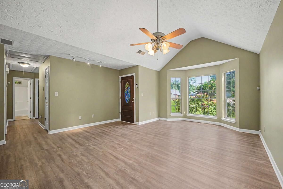 204 Spring Circle Property Photo 5