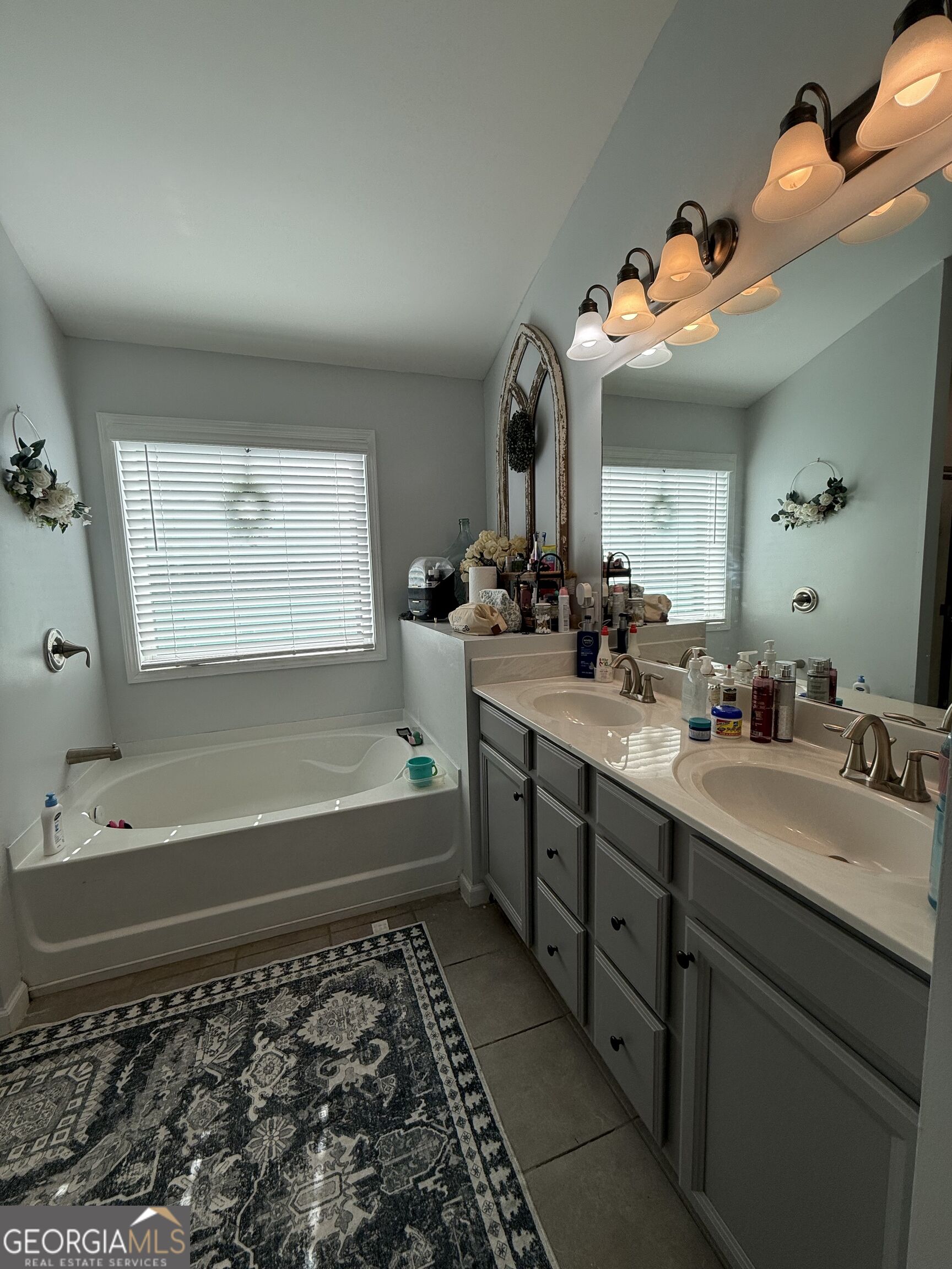 1241 Foxcroft Lane Property Photo 4