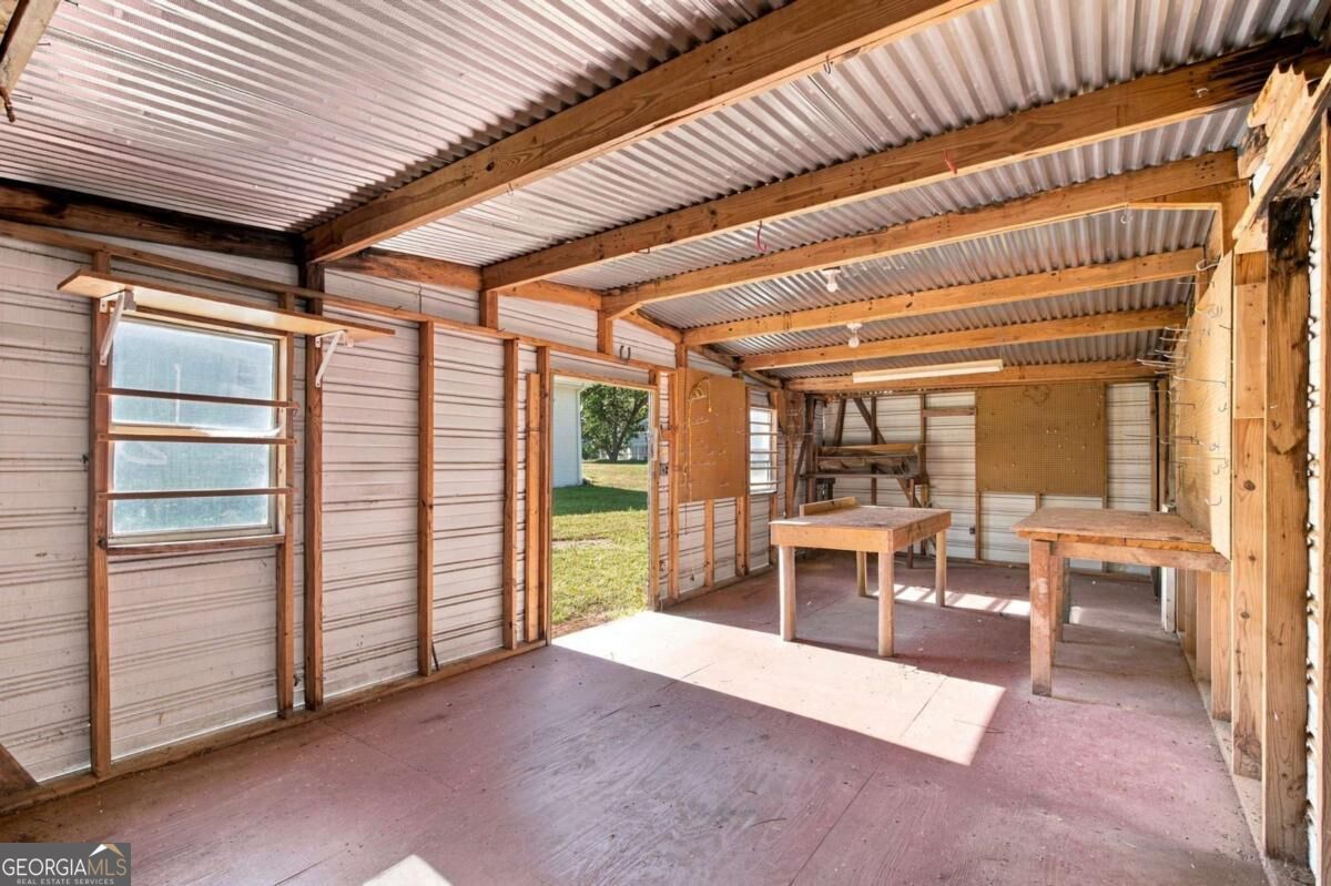 2985 Valley View Drive Property Photo 4