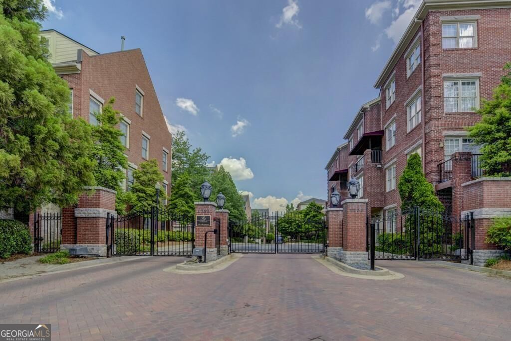 1735 PEACHTREE Street Property Photo 1