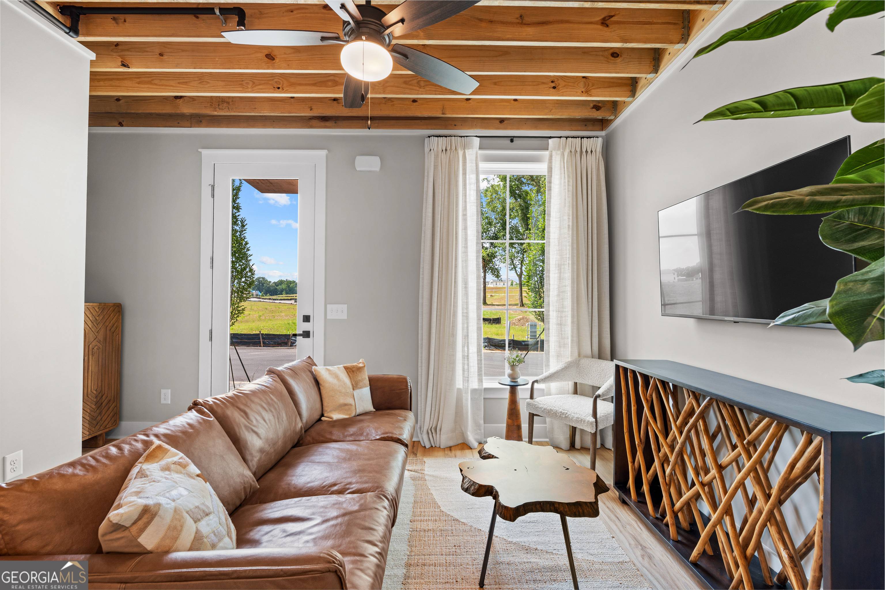 667 5th Street Property Photo 10