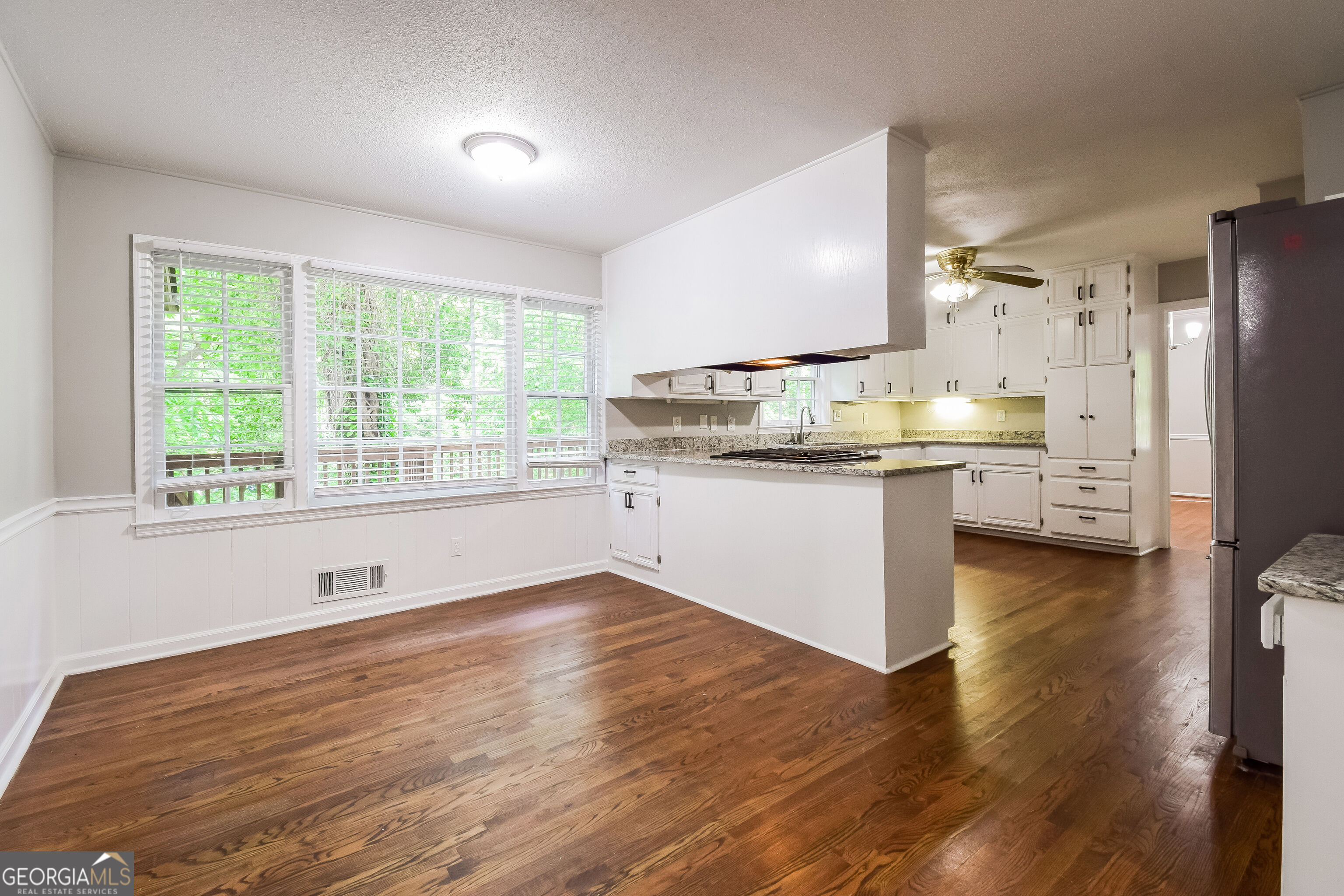 4533 Holliston Road Property Photo 4