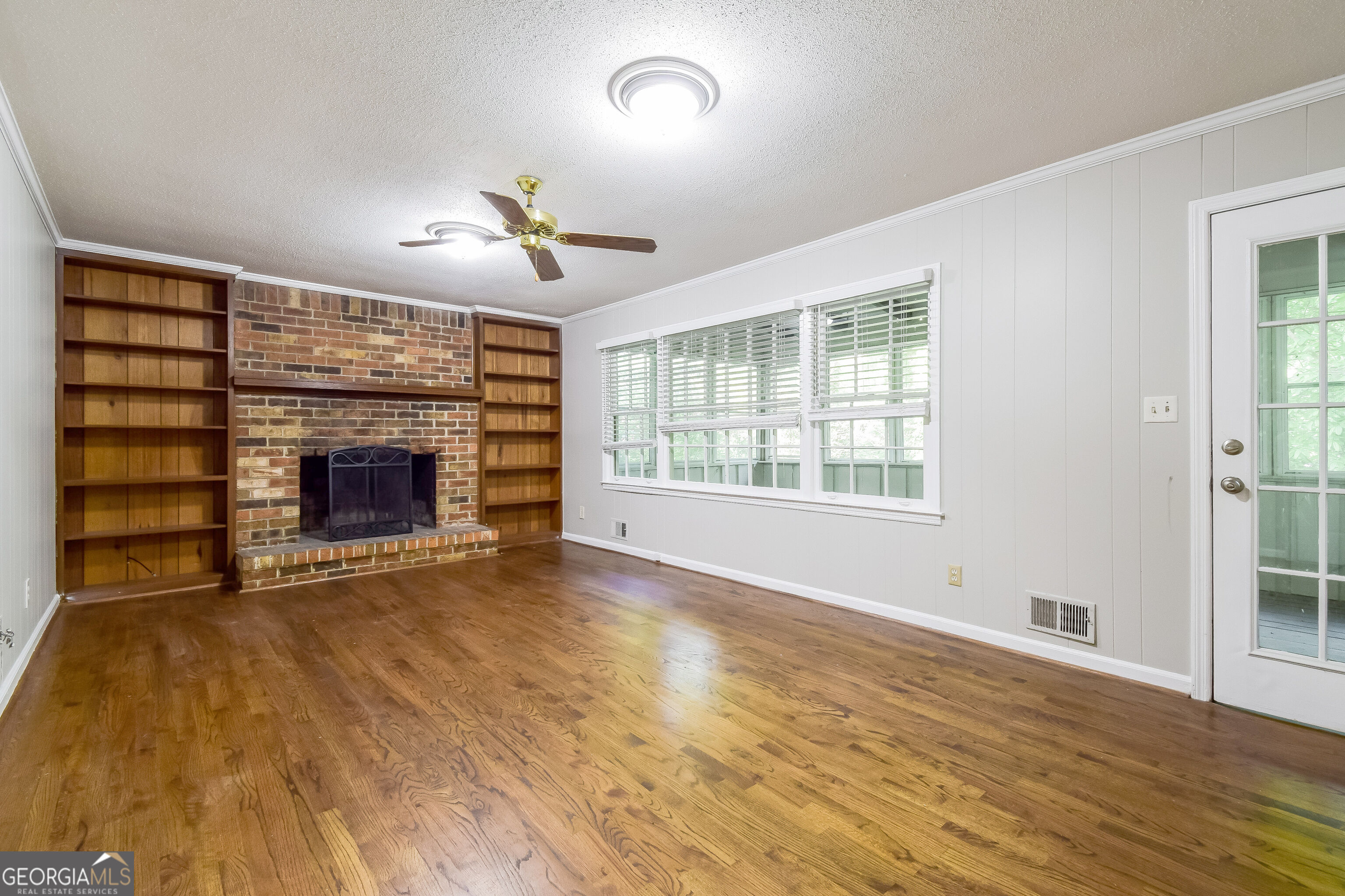 4533 Holliston Road Property Photo 5