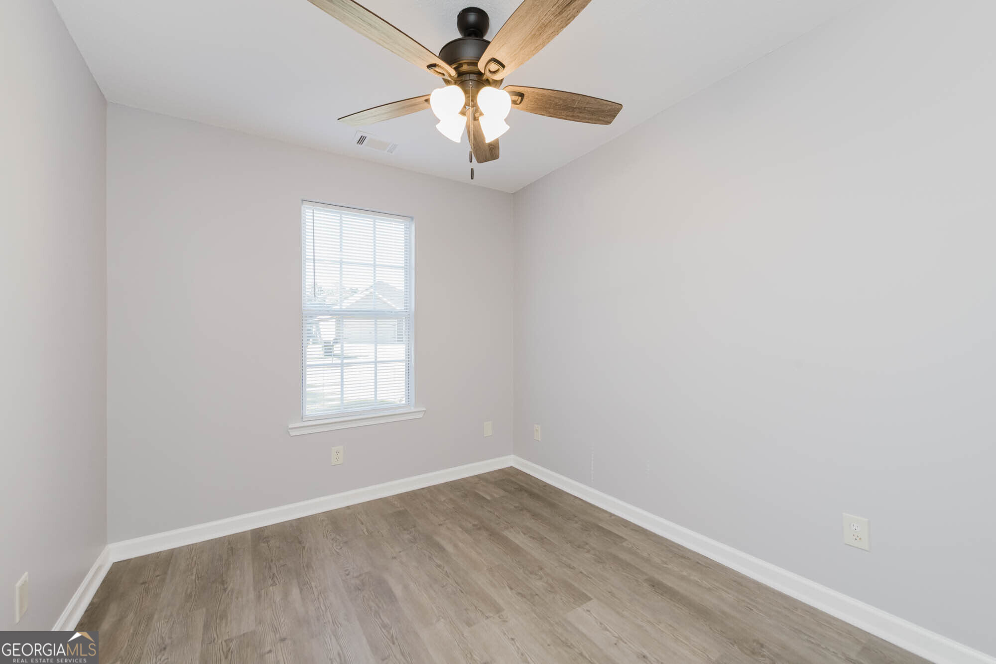 216 Laurel Woods Drive Property Photo 13