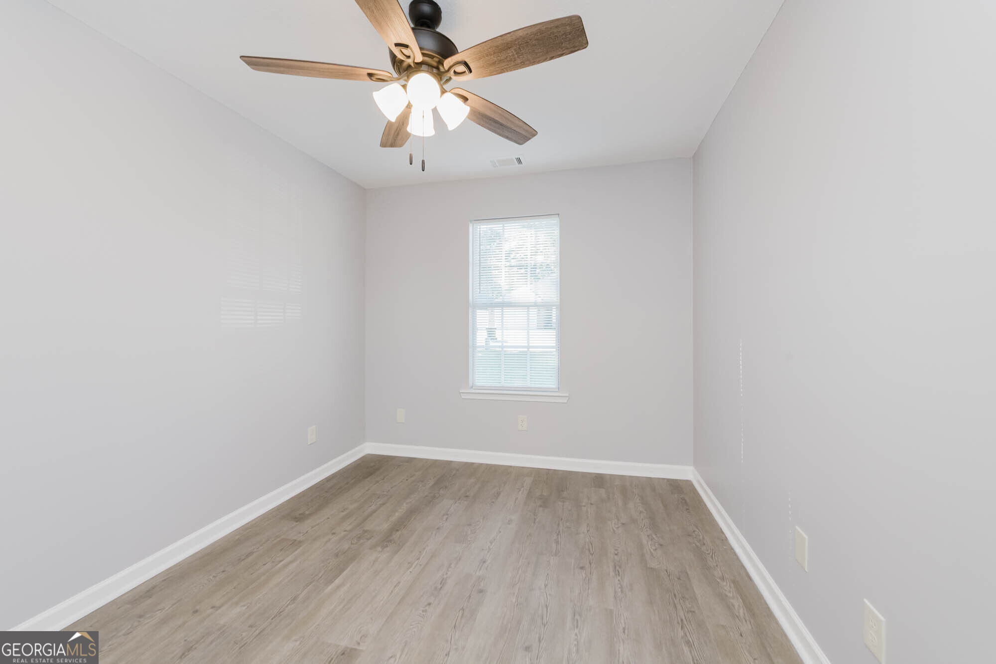 216 Laurel Woods Drive Property Photo 17